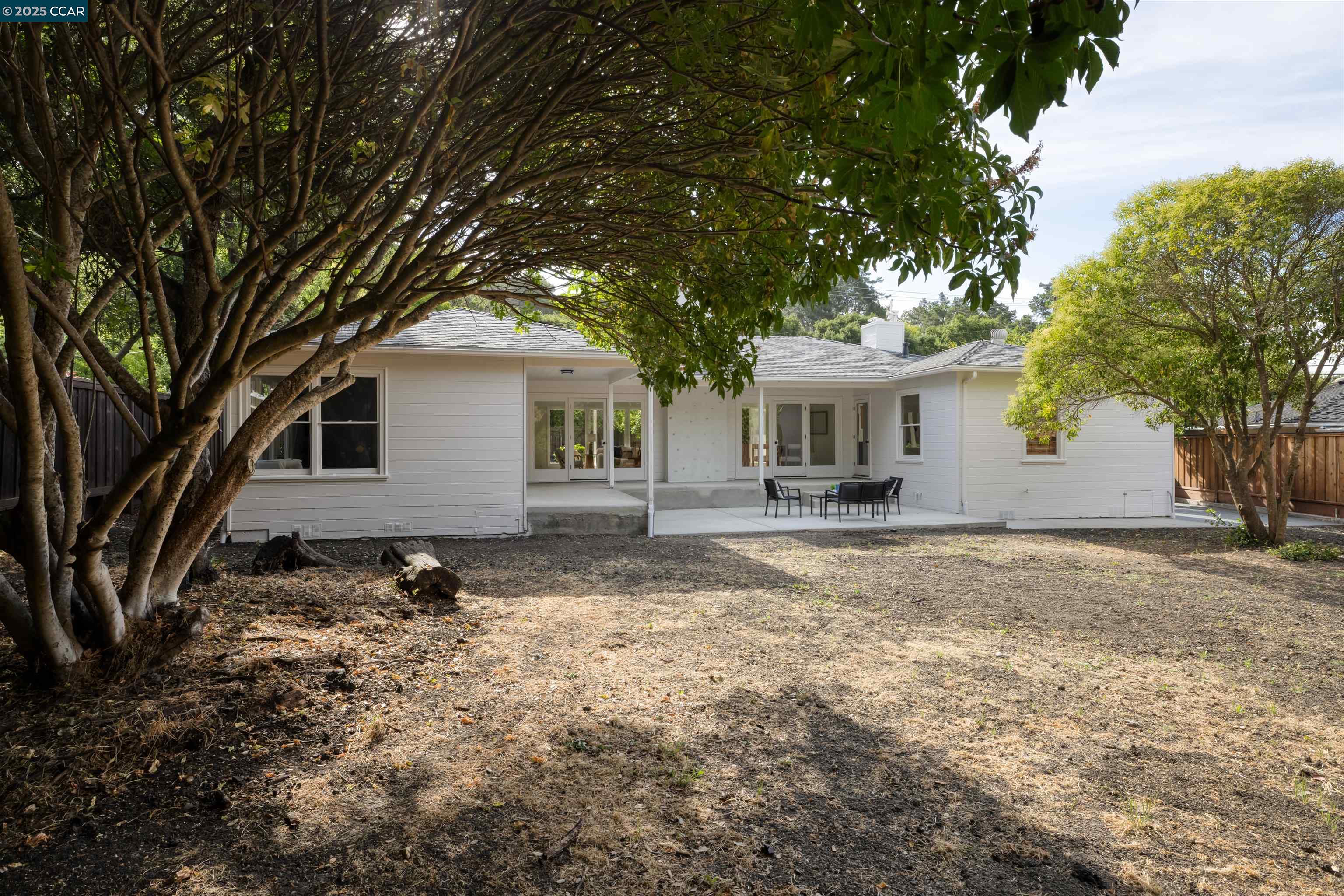 Detail Gallery Image 32 of 46 For 580 Moraga Way, Orinda,  CA 94563 - 3 Beds | 2 Baths