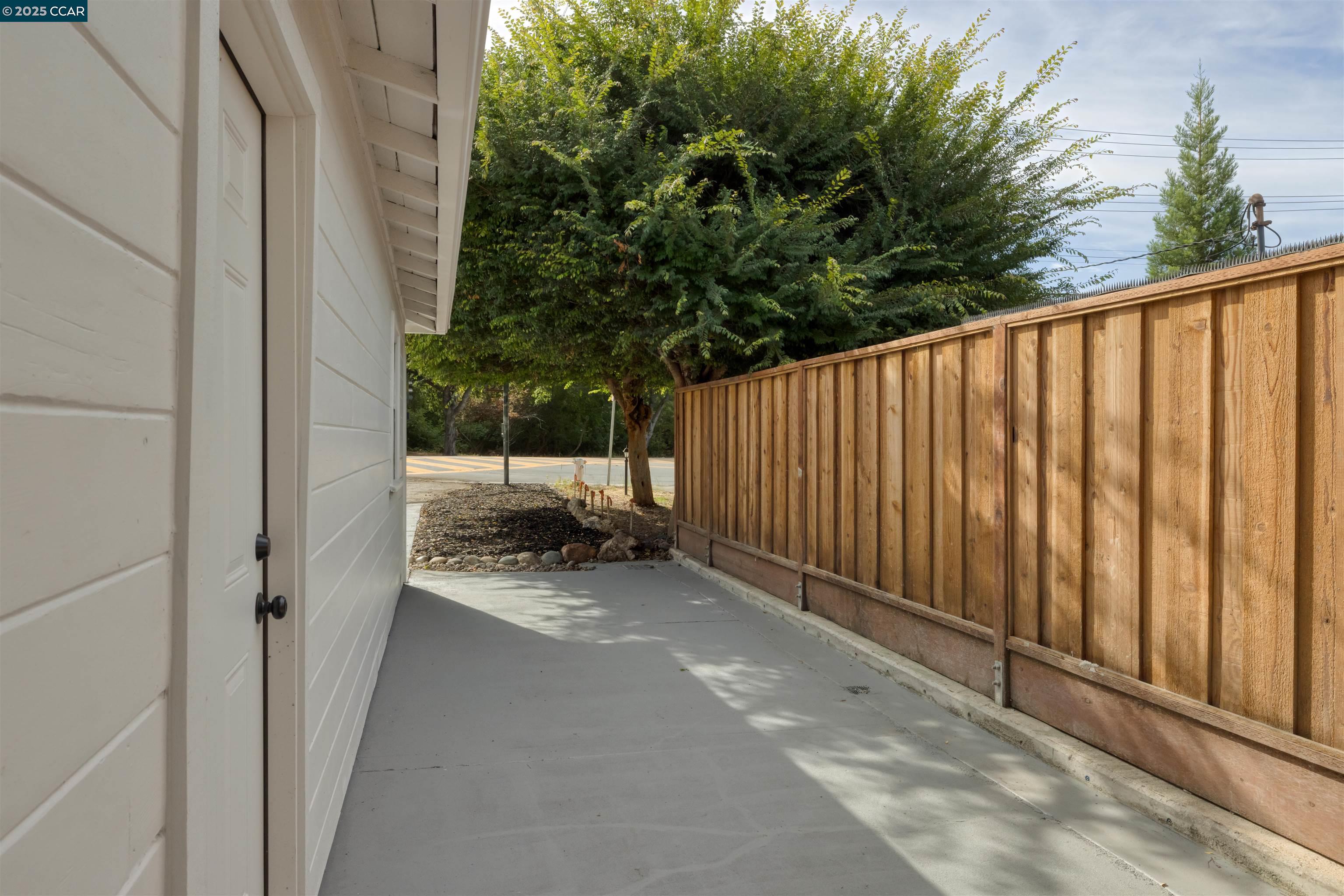 Detail Gallery Image 39 of 46 For 580 Moraga Way, Orinda,  CA 94563 - 3 Beds | 2 Baths
