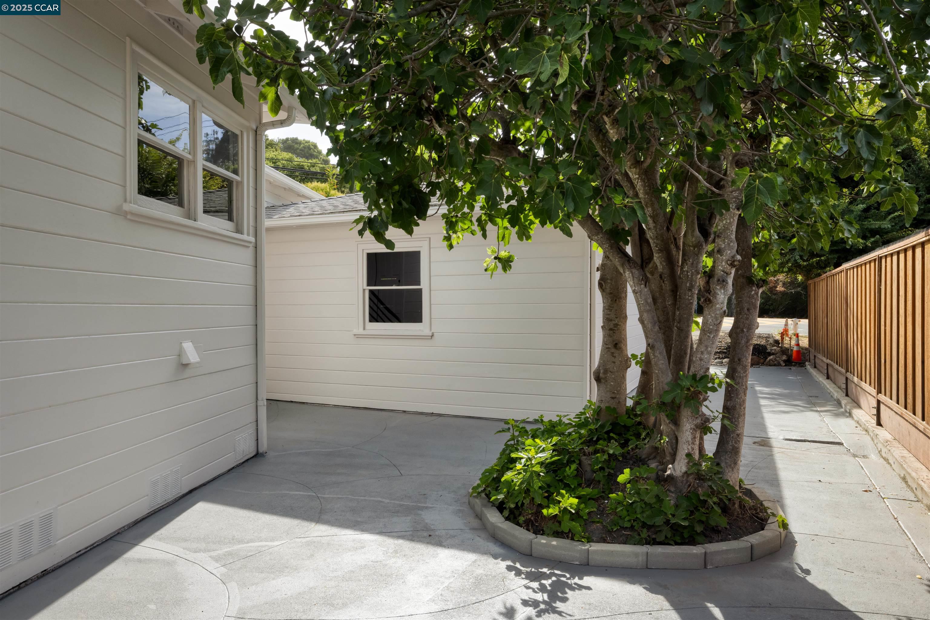 Detail Gallery Image 40 of 46 For 580 Moraga Way, Orinda,  CA 94563 - 3 Beds | 2 Baths