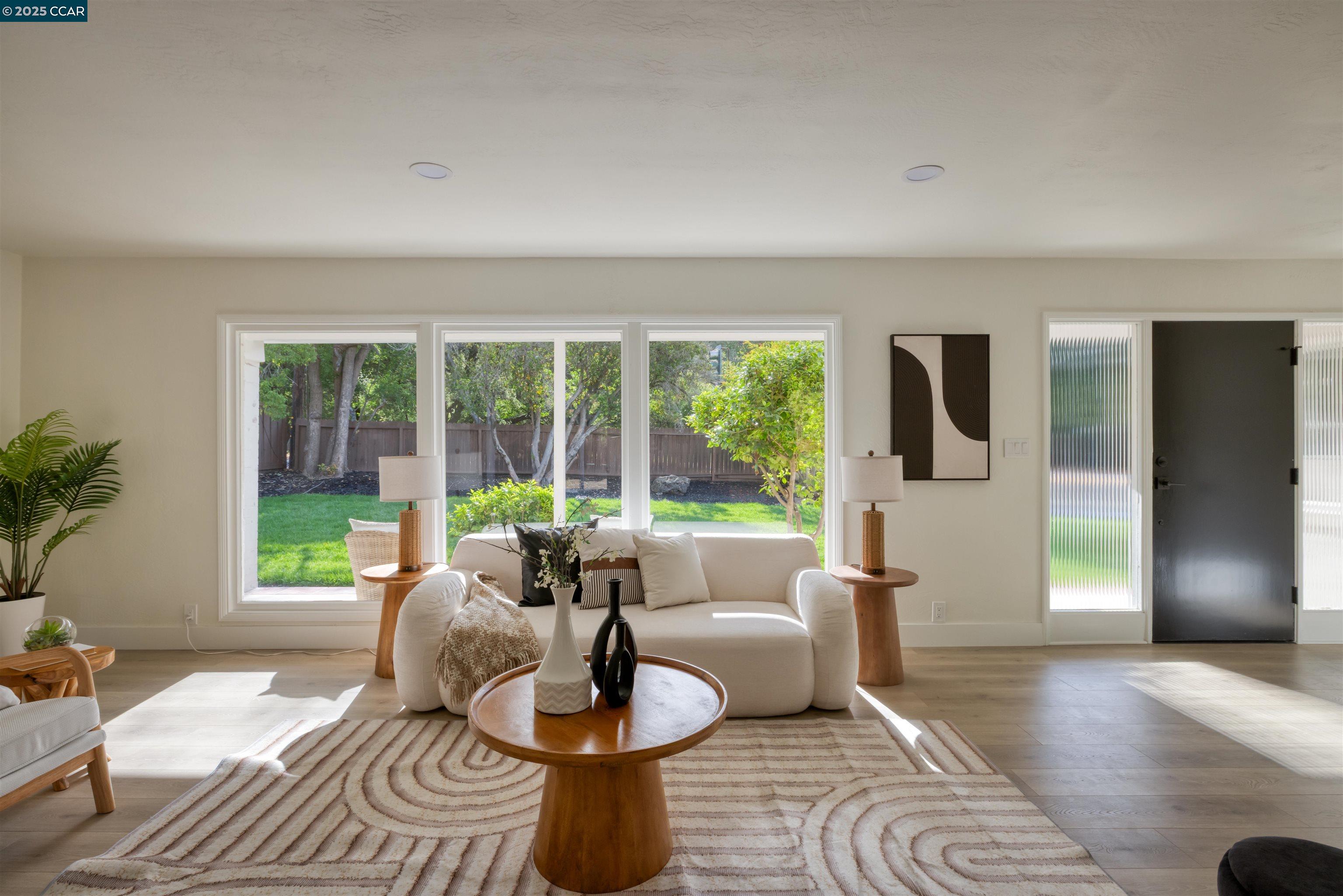 Detail Gallery Image 5 of 46 For 580 Moraga Way, Orinda,  CA 94563 - 3 Beds | 2 Baths