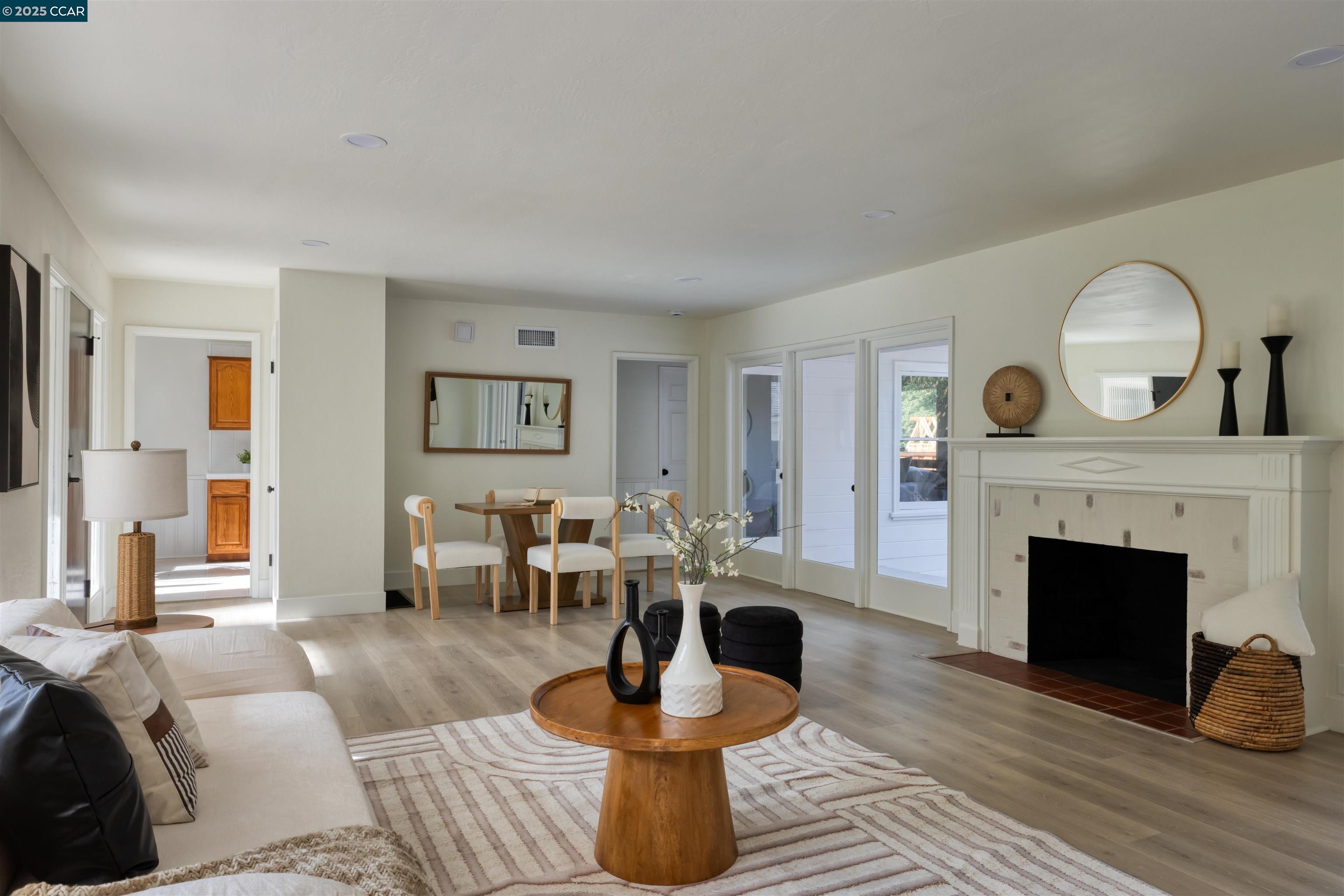 Detail Gallery Image 7 of 46 For 580 Moraga Way, Orinda,  CA 94563 - 3 Beds | 2 Baths