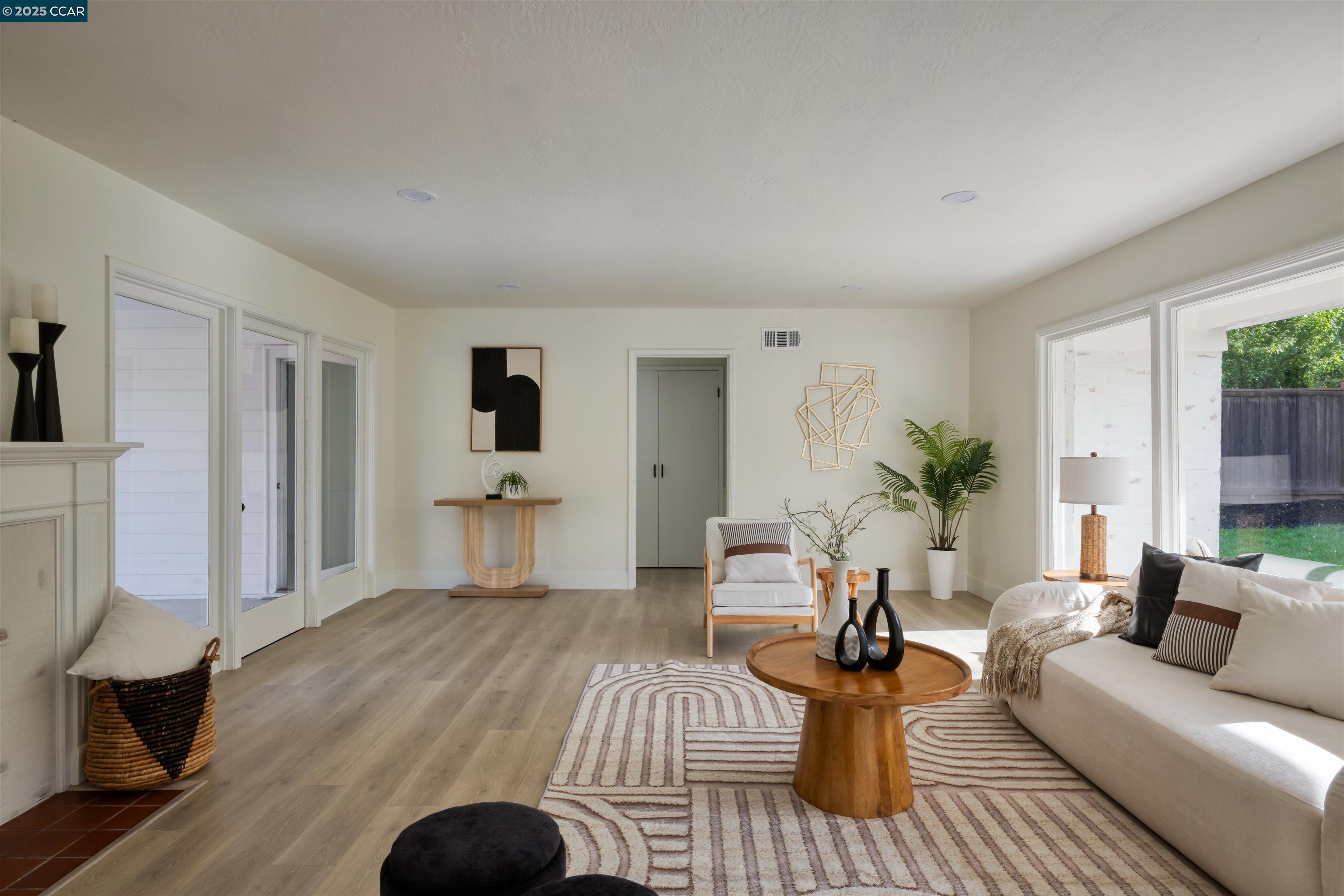 Detail Gallery Image 9 of 46 For 580 Moraga Way, Orinda,  CA 94563 - 3 Beds | 2 Baths