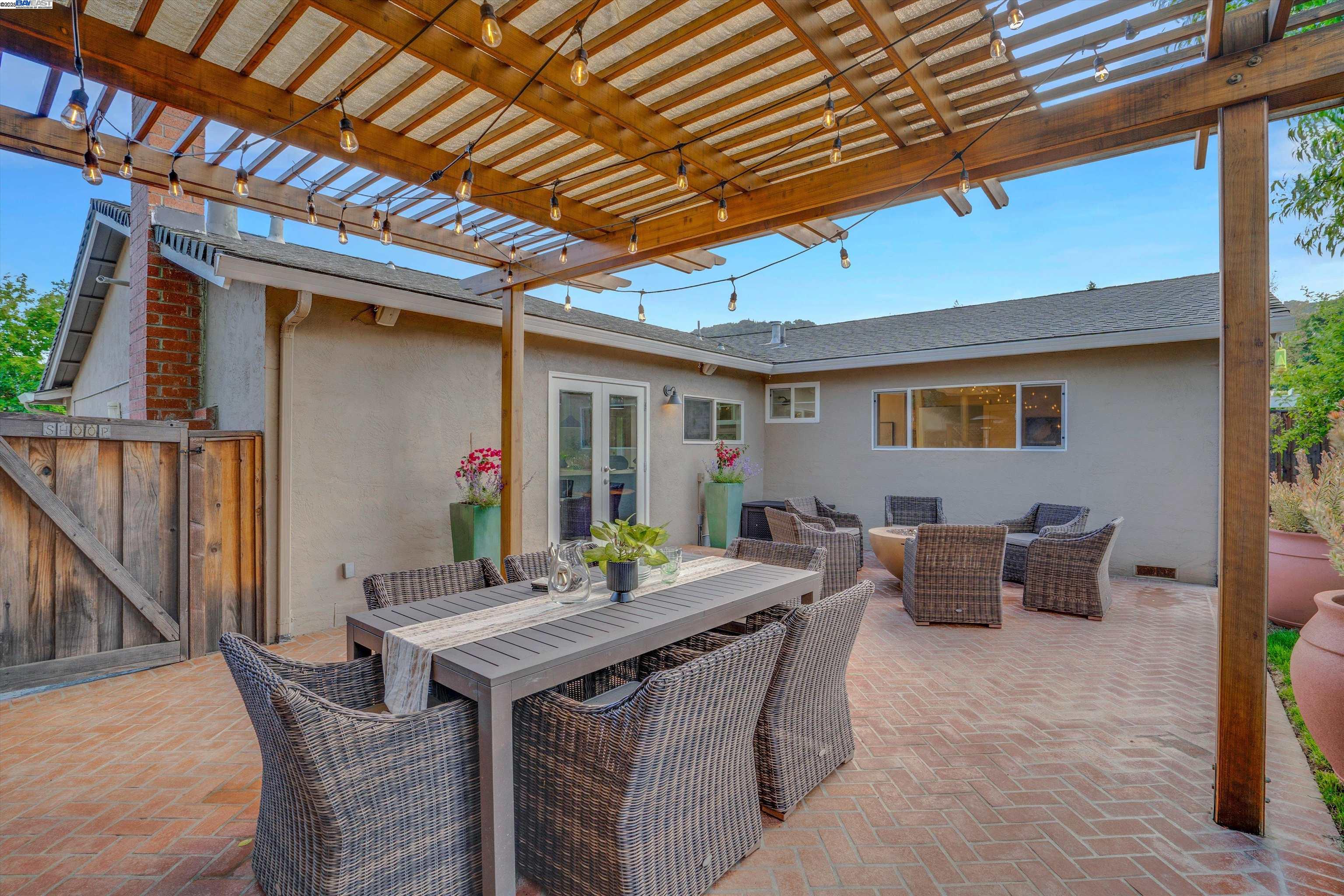 Detail Gallery Image 26 of 37 For 3644 Ashwood Drive, Pleasanton,  CA 94588 - 4 Beds | 2 Baths