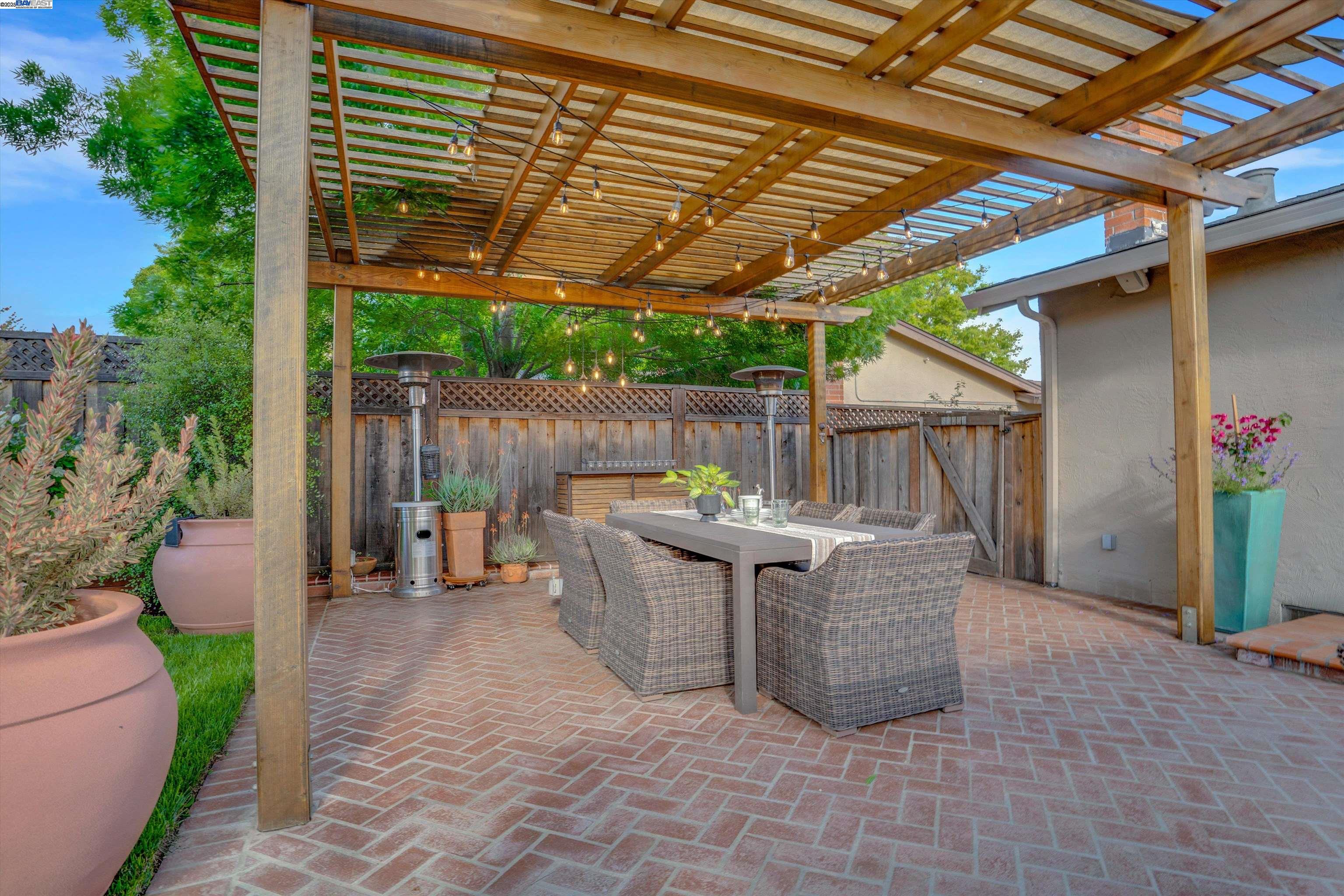 Detail Gallery Image 27 of 37 For 3644 Ashwood Drive, Pleasanton,  CA 94588 - 4 Beds | 2 Baths