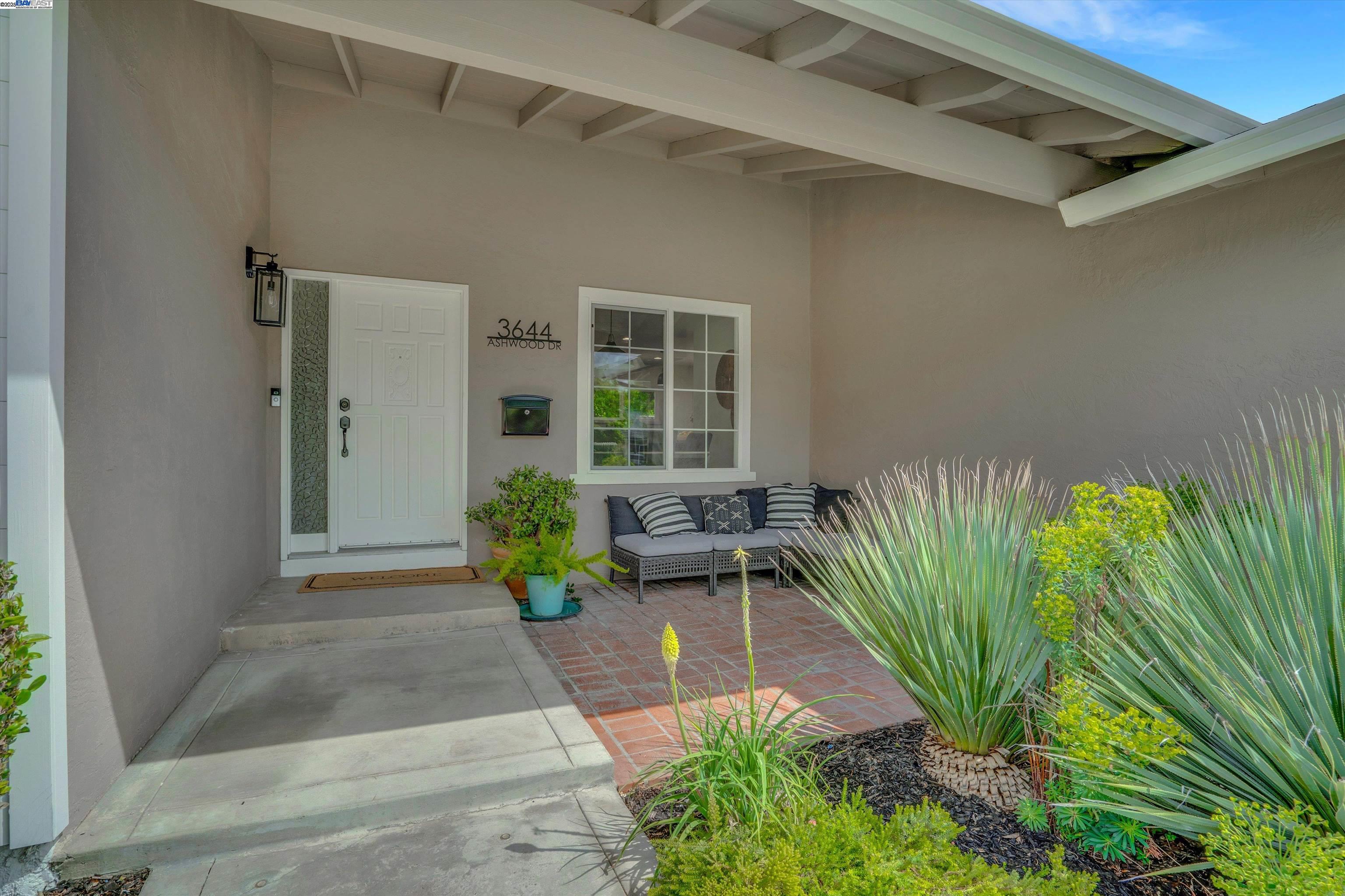 Detail Gallery Image 4 of 37 For 3644 Ashwood Drive, Pleasanton,  CA 94588 - 4 Beds | 2 Baths