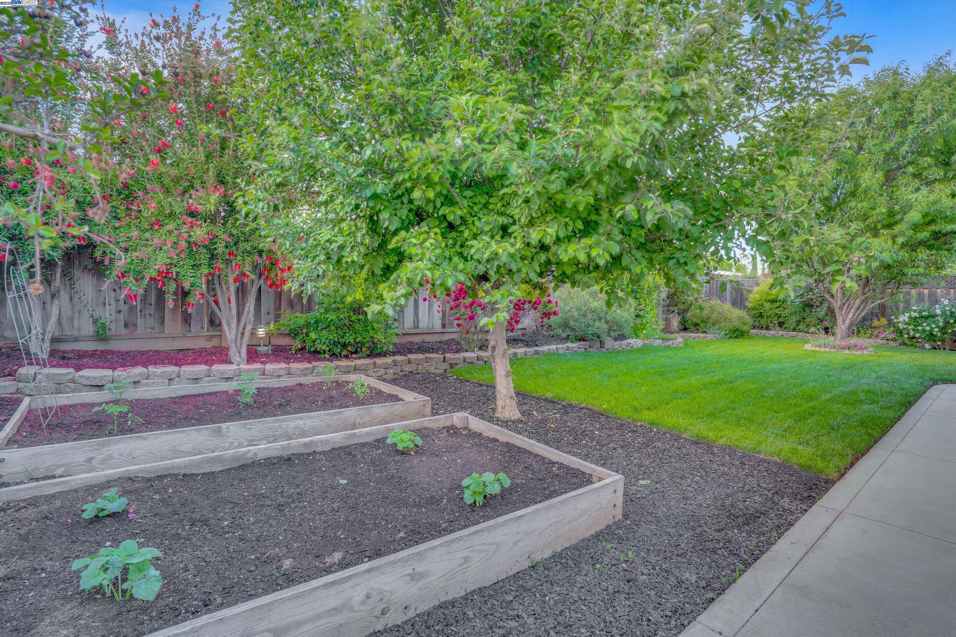 Detail Gallery Image 32 of 37 For 3644 Ashwood Drive, Pleasanton,  CA 94588 - 4 Beds | 2 Baths