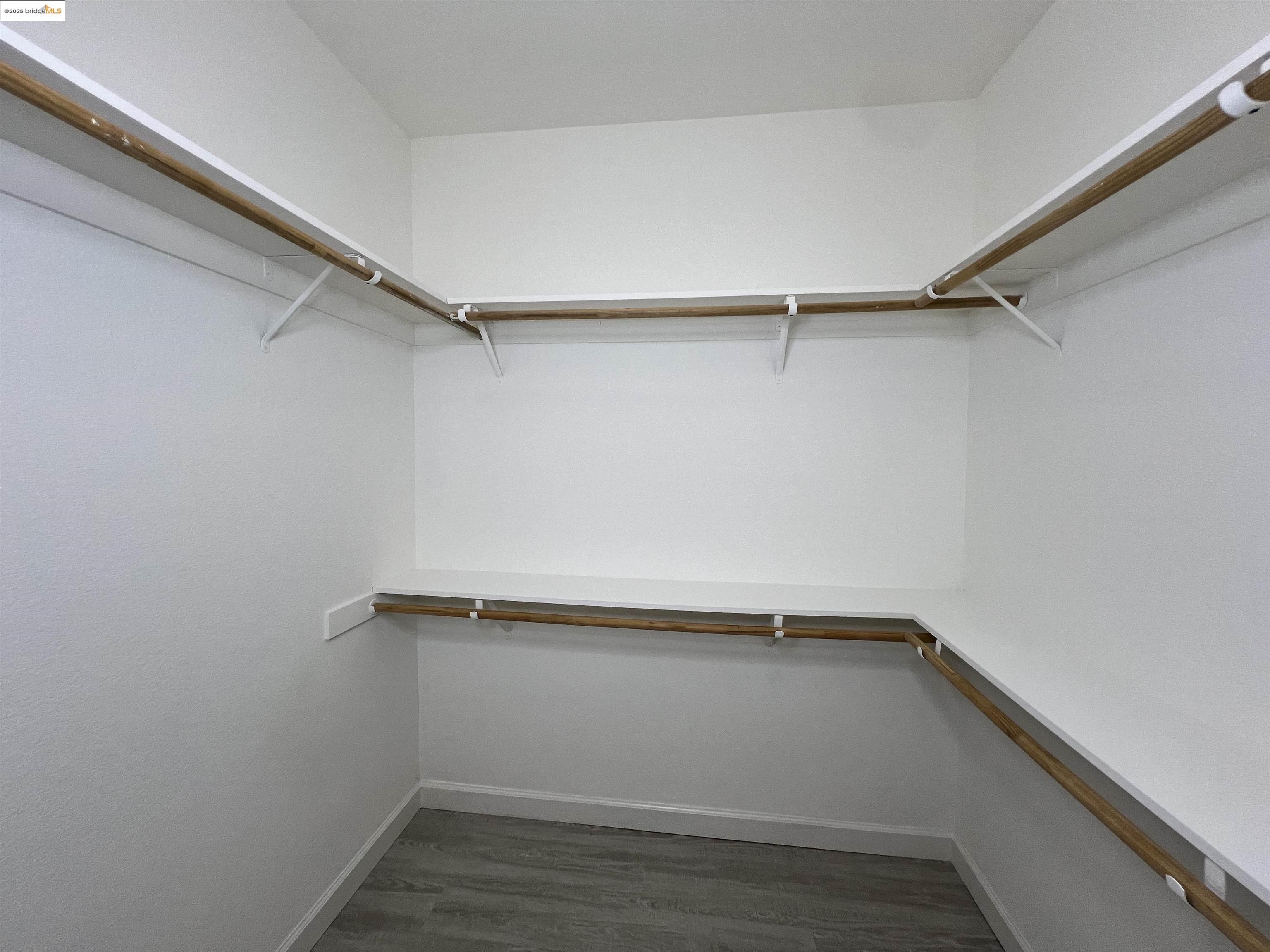 Detail Gallery Image 16 of 33 For 1371 Brooktrail Dr, Pittsburg,  CA 94565 - 6 Beds | 3/1 Baths