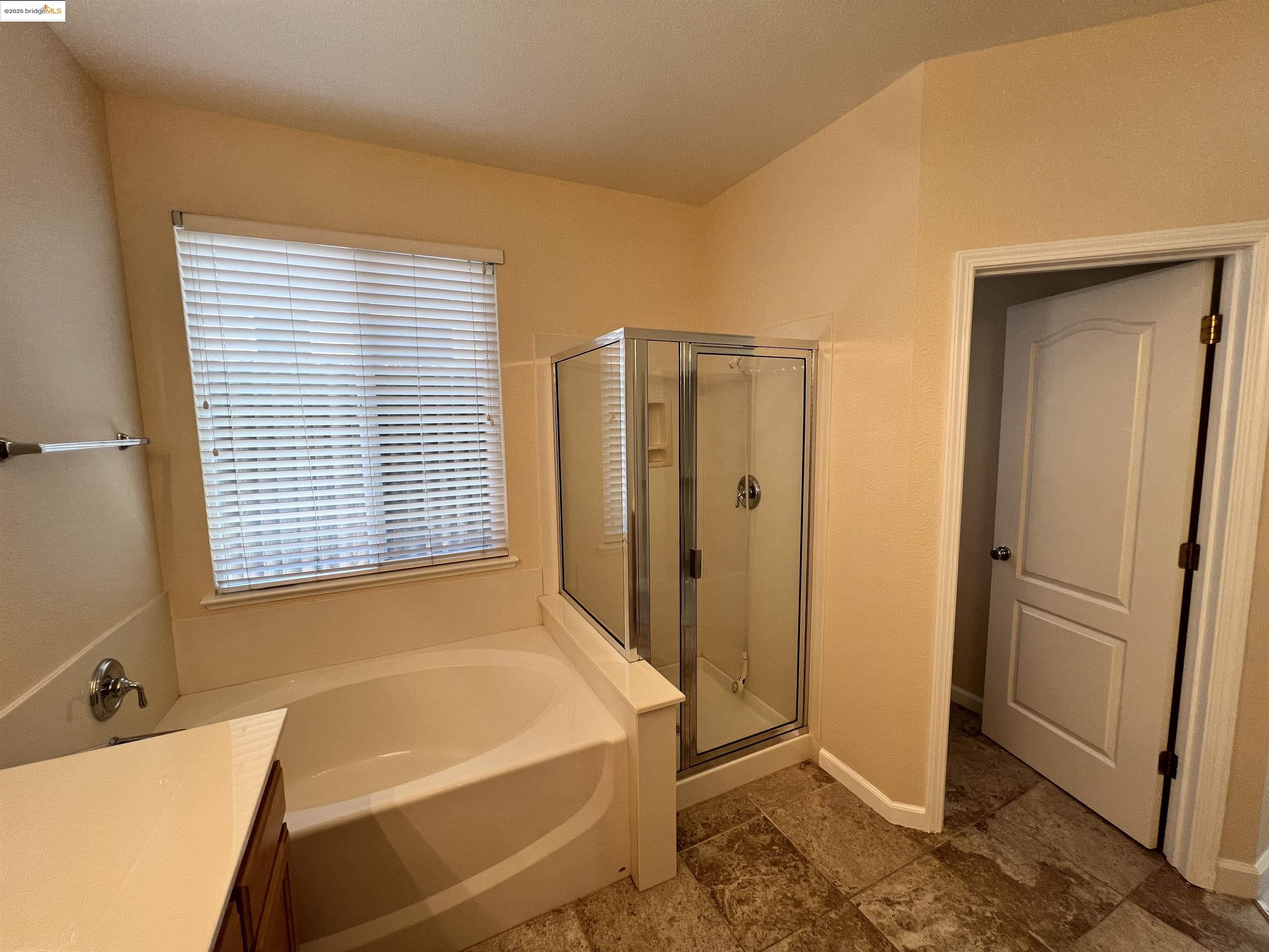 Detail Gallery Image 17 of 33 For 1371 Brooktrail Dr, Pittsburg,  CA 94565 - 6 Beds | 3/1 Baths