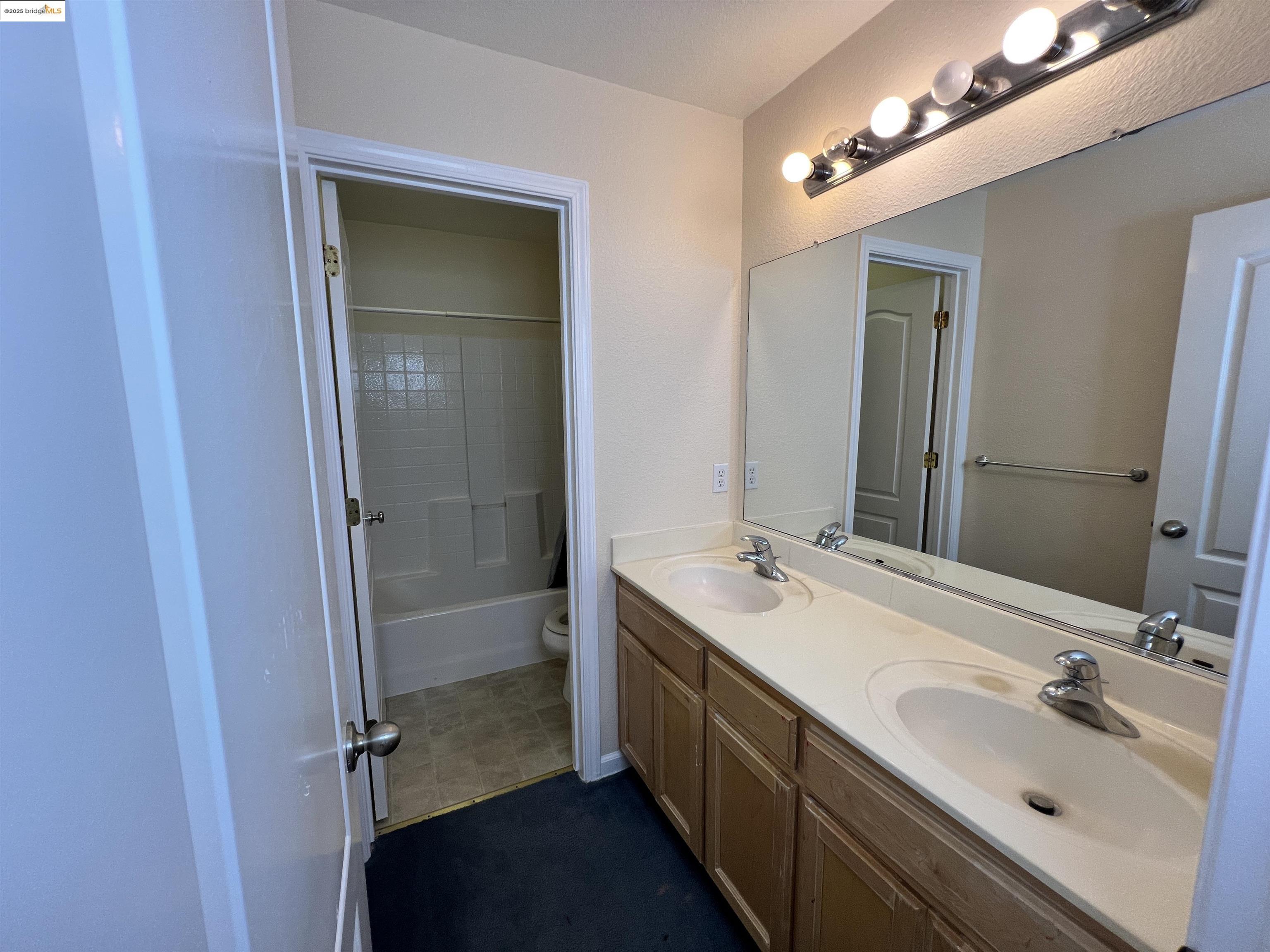 Detail Gallery Image 25 of 33 For 1371 Brooktrail Dr, Pittsburg,  CA 94565 - 6 Beds | 3/1 Baths