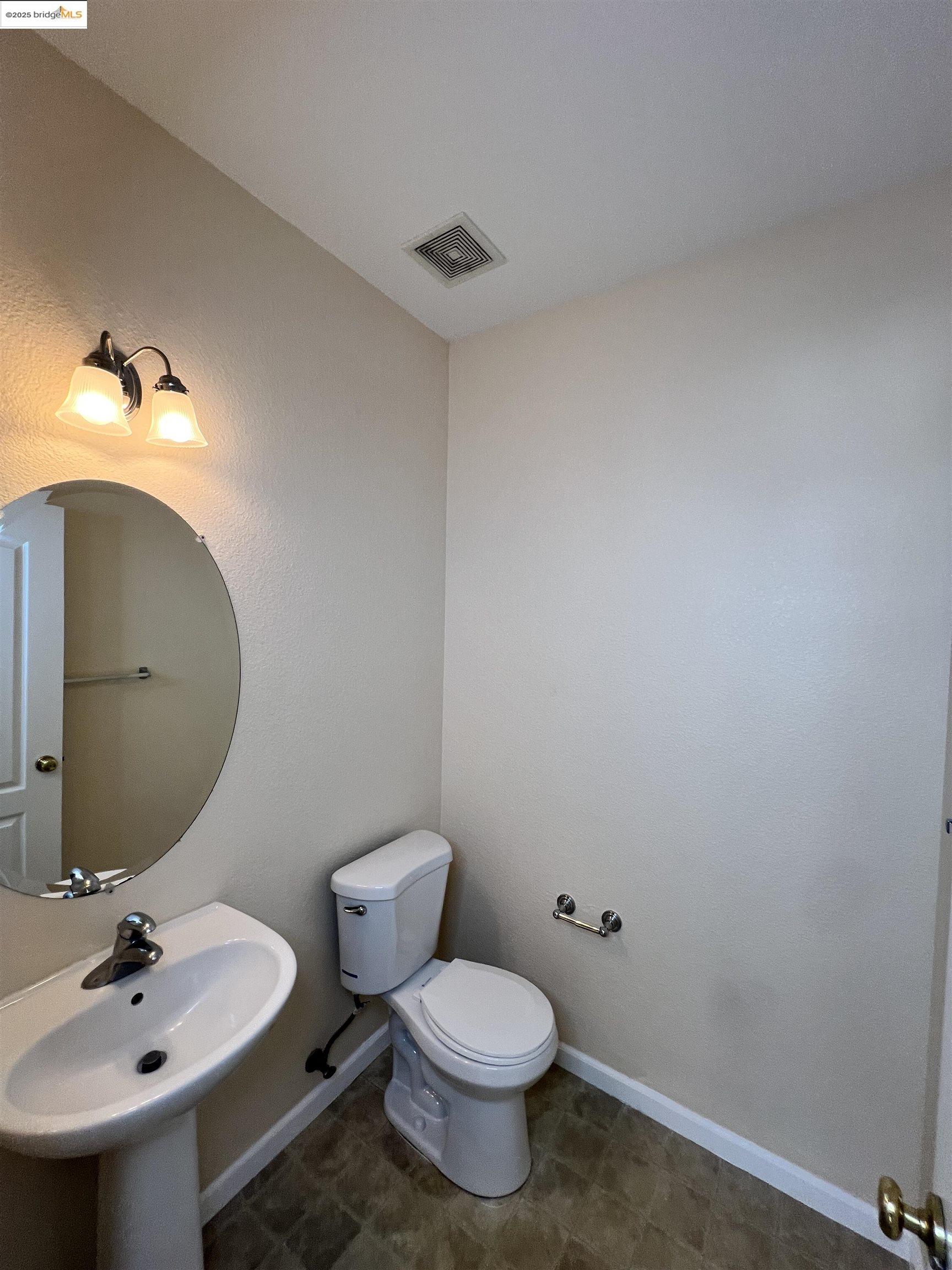 Detail Gallery Image 10 of 33 For 1371 Brooktrail Dr, Pittsburg,  CA 94565 - 6 Beds | 3/1 Baths