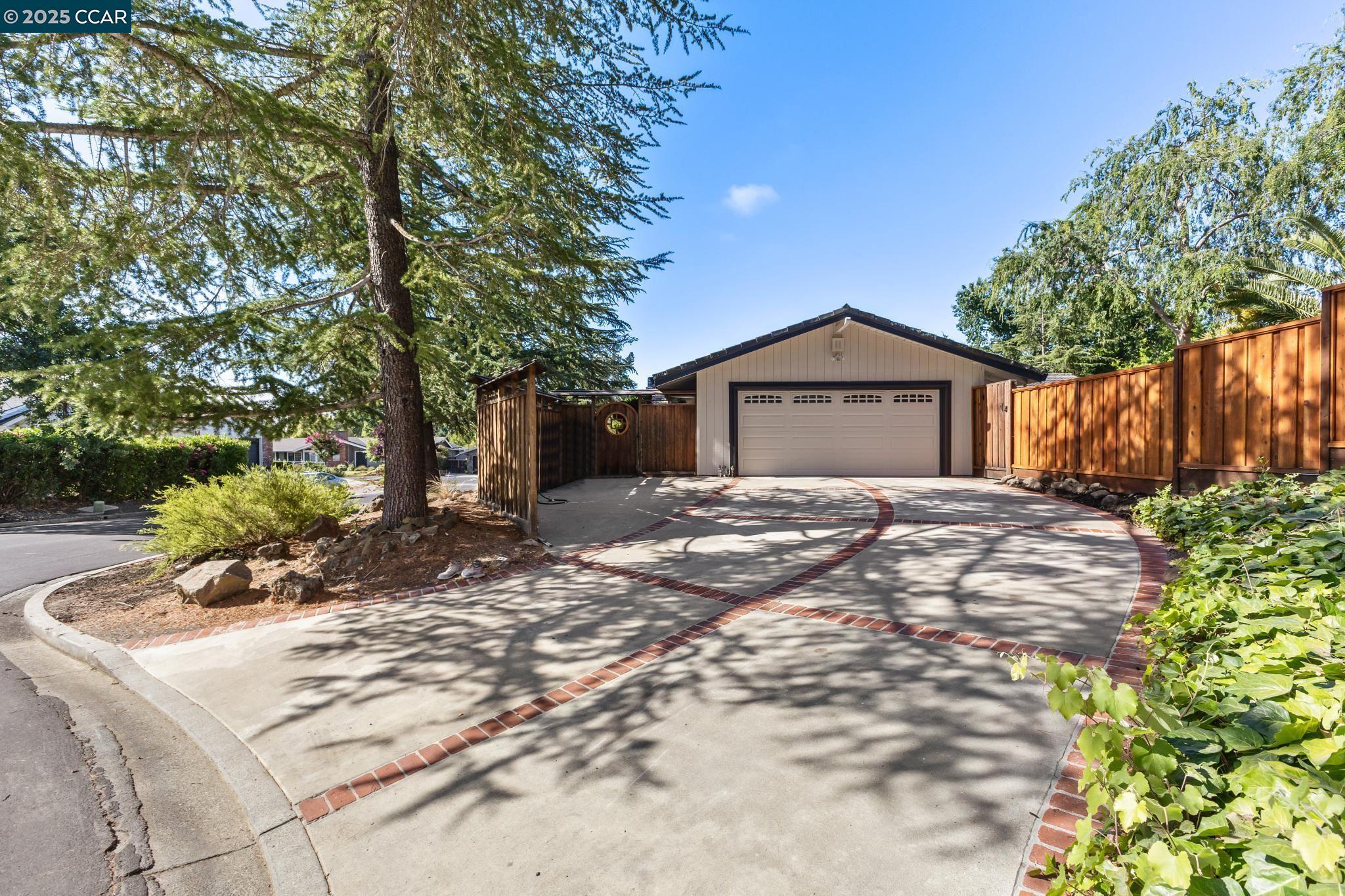 Detail Gallery Image 3 of 27 For 645 Dolphin Dr, Danville,  CA 94526 - 4 Beds | 2 Baths
