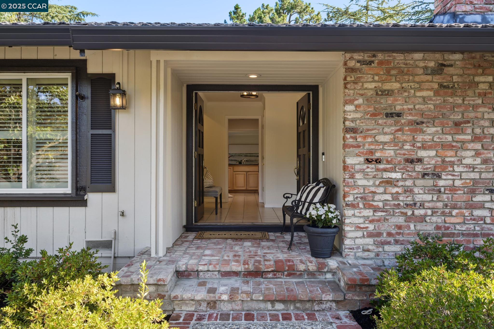 Detail Gallery Image 4 of 27 For 645 Dolphin Dr, Danville,  CA 94526 - 4 Beds | 2 Baths
