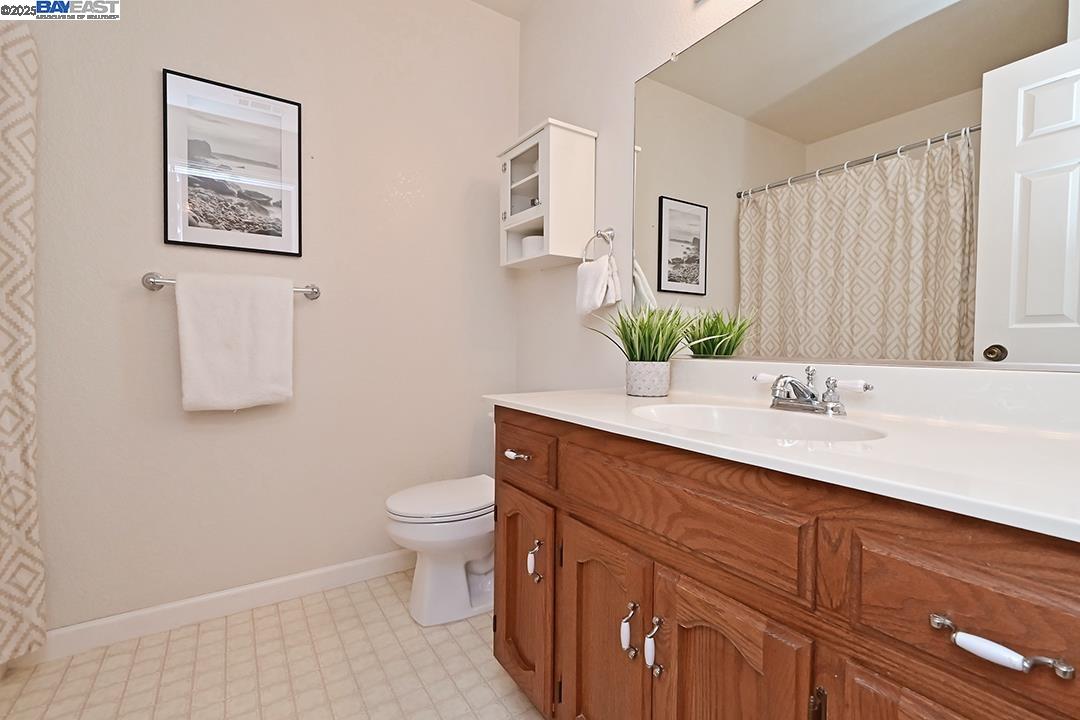 Detail Gallery Image 11 of 27 For 476 Mulqueeney St, Livermore,  CA 94550 - 3 Beds | 2 Baths