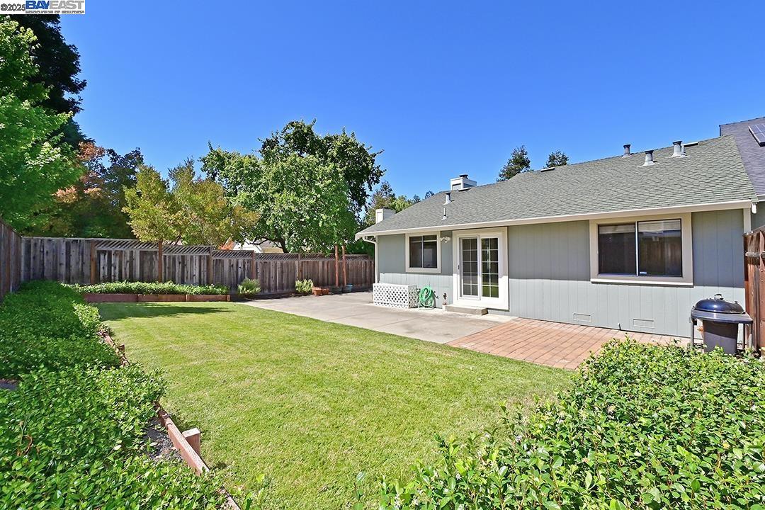 Detail Gallery Image 17 of 27 For 476 Mulqueeney St, Livermore,  CA 94550 - 3 Beds | 2 Baths
