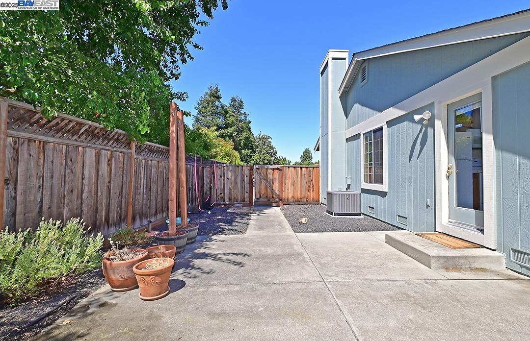 Detail Gallery Image 19 of 27 For 476 Mulqueeney St, Livermore,  CA 94550 - 3 Beds | 2 Baths