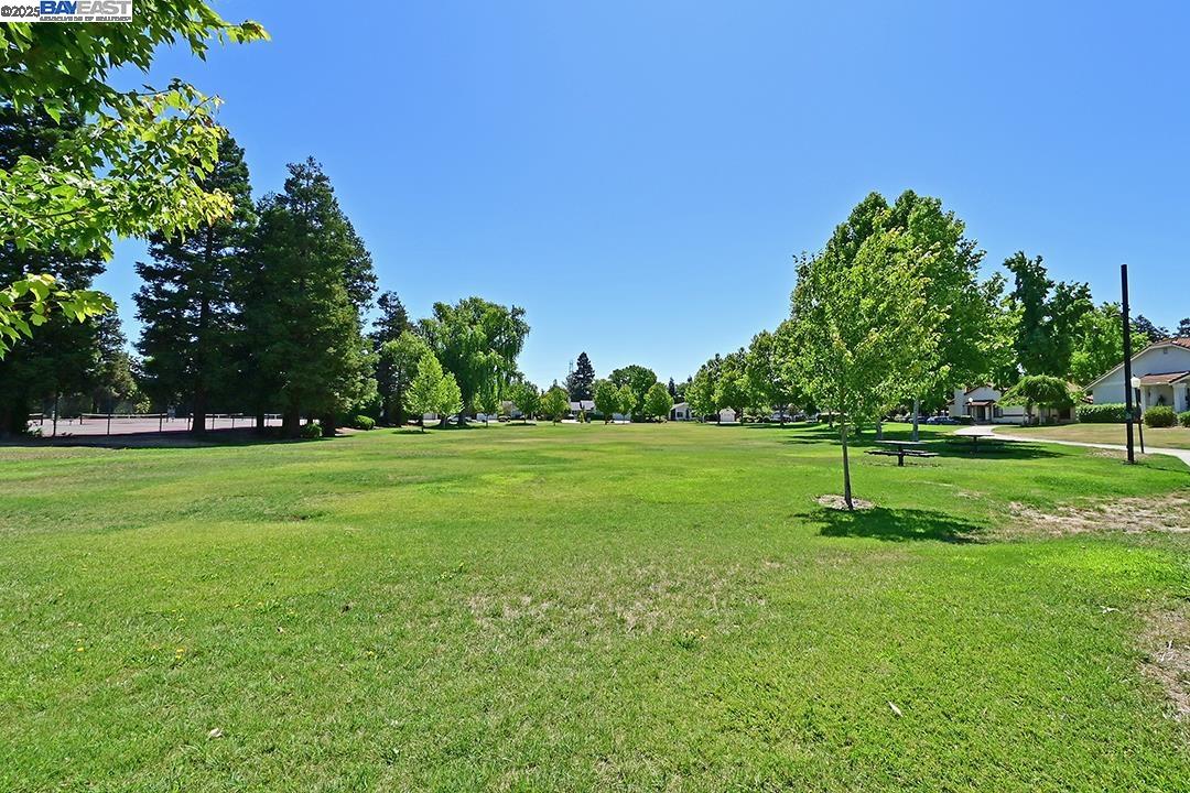 Detail Gallery Image 24 of 27 For 476 Mulqueeney St, Livermore,  CA 94550 - 3 Beds | 2 Baths