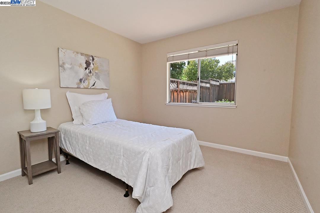 Detail Gallery Image 9 of 27 For 476 Mulqueeney St, Livermore,  CA 94550 - 3 Beds | 2 Baths