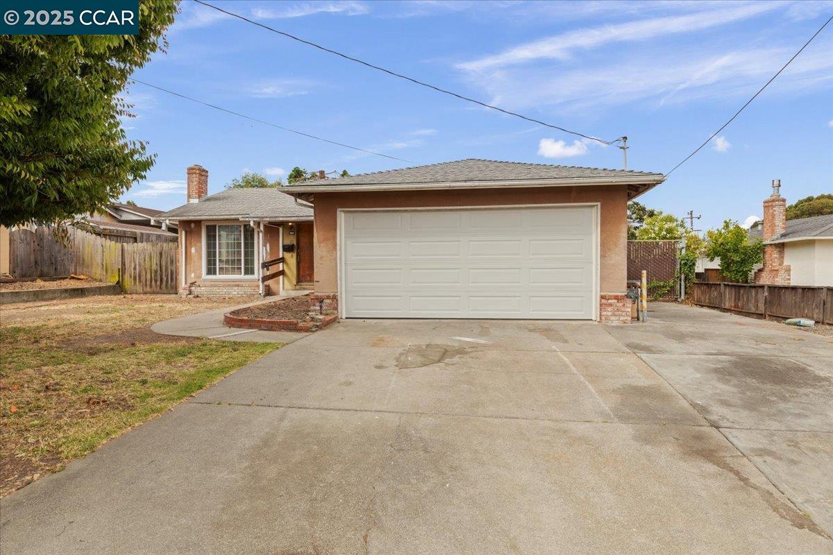 Detail Gallery Image 1 of 1 For 2715 Killarney Dr, San Pablo,  CA 94806 - 4 Beds | 2 Baths