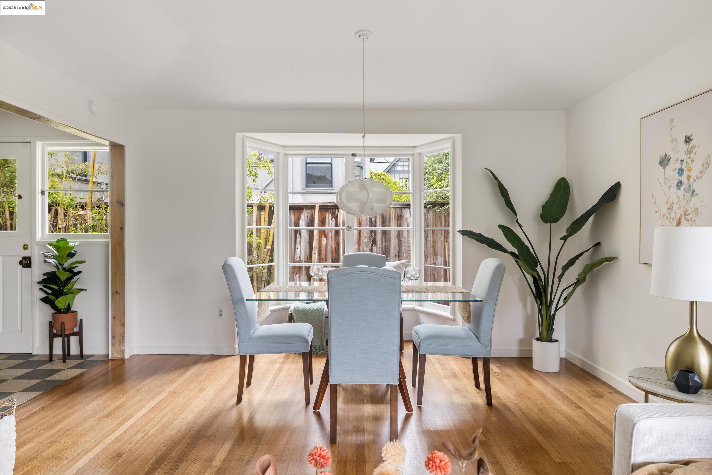 Detail Gallery Image 12 of 37 For 2439 Oregon St, Berkeley,  CA 94705 - 2 Beds | 1 Baths