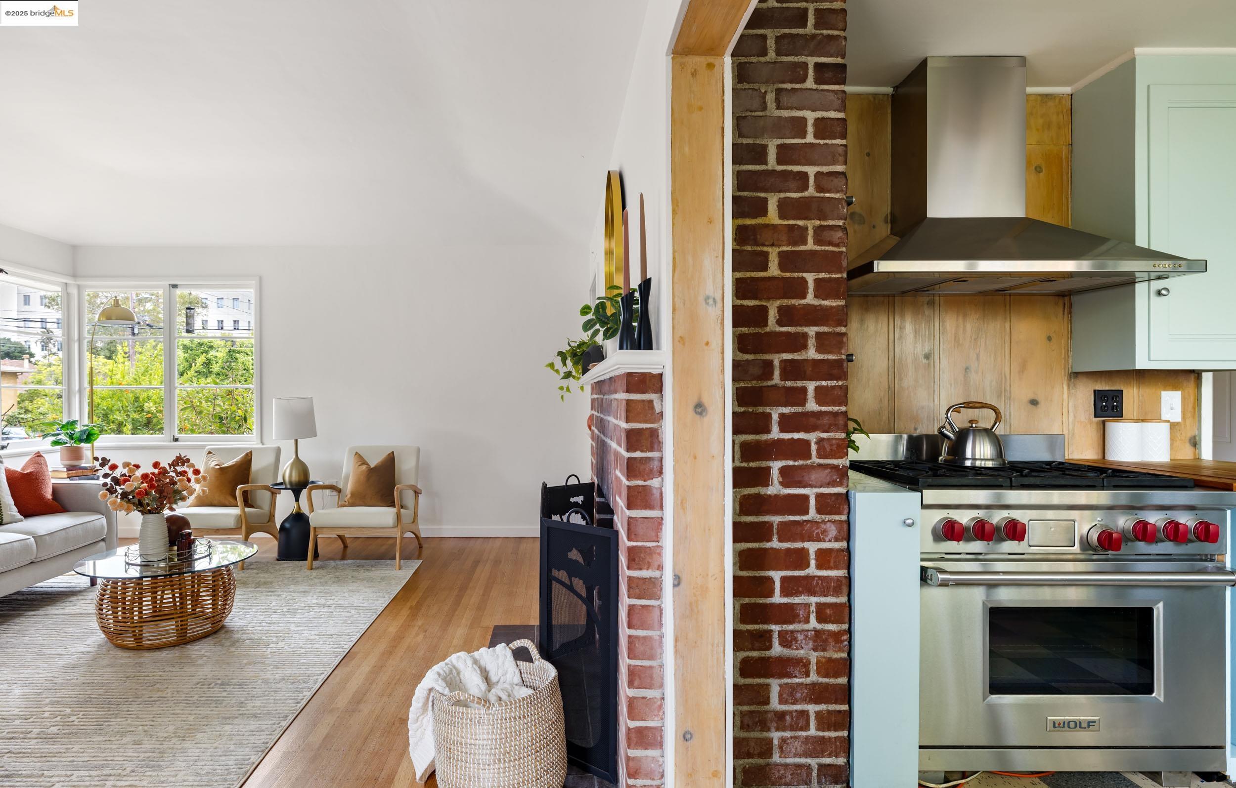 Detail Gallery Image 16 of 37 For 2439 Oregon St, Berkeley,  CA 94705 - 2 Beds | 1 Baths