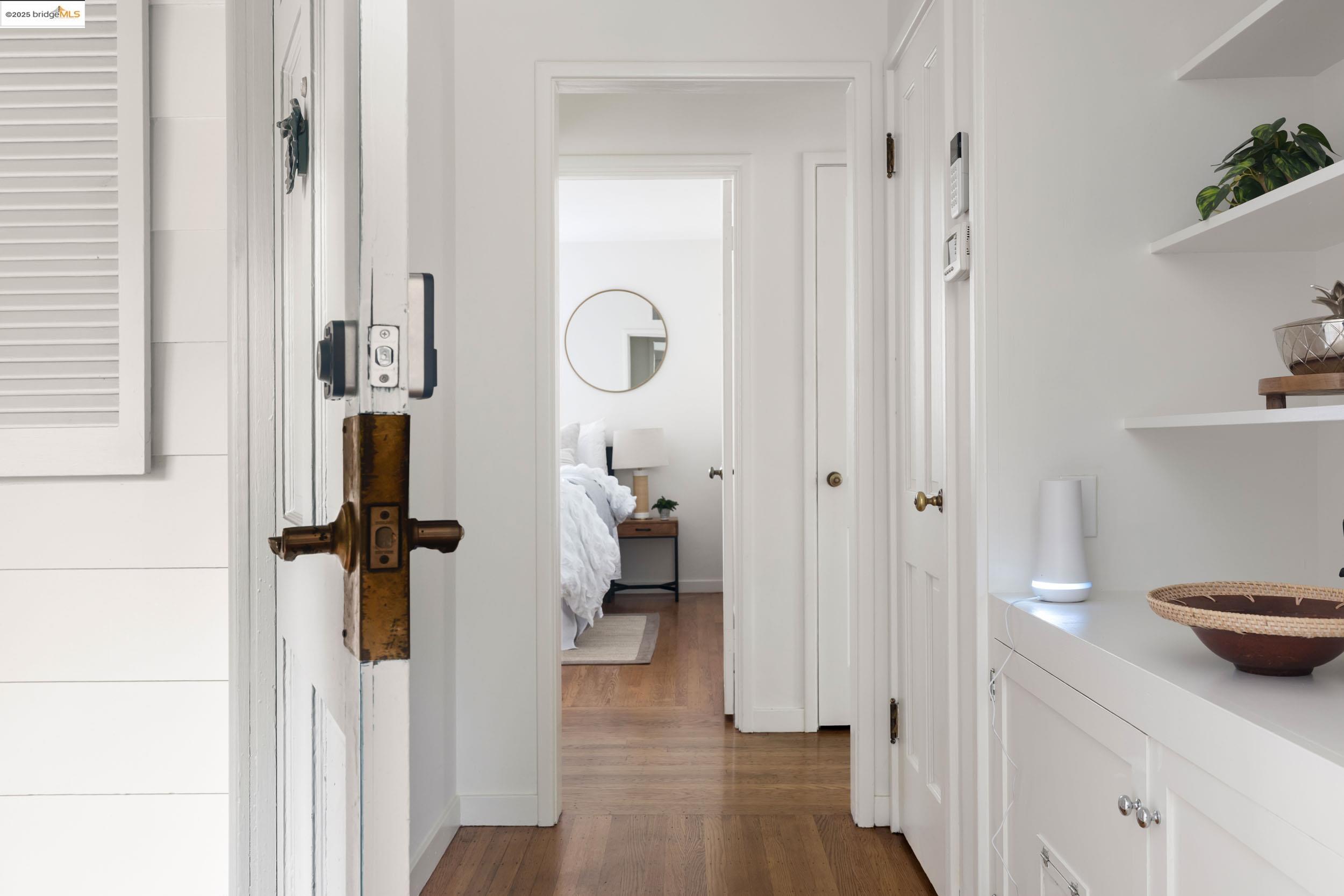 Detail Gallery Image 18 of 37 For 2439 Oregon St, Berkeley,  CA 94705 - 2 Beds | 1 Baths