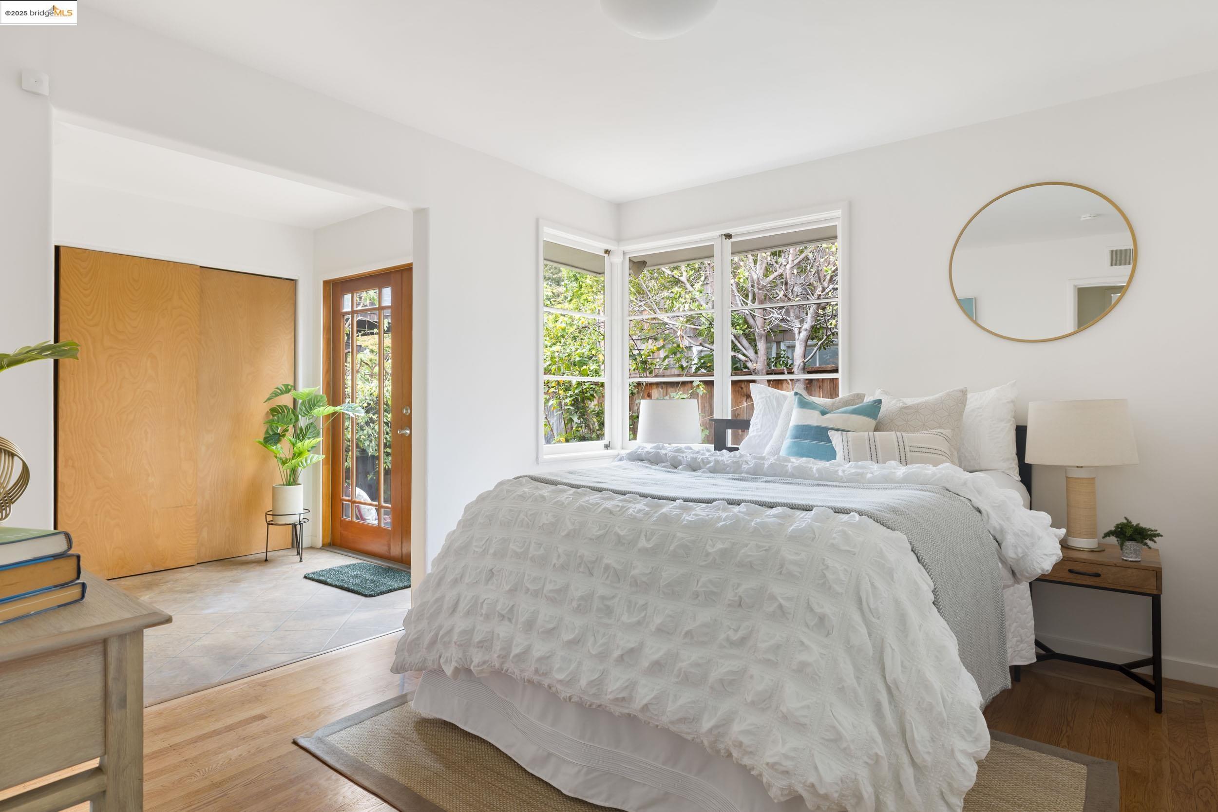 Detail Gallery Image 19 of 37 For 2439 Oregon St, Berkeley,  CA 94705 - 2 Beds | 1 Baths