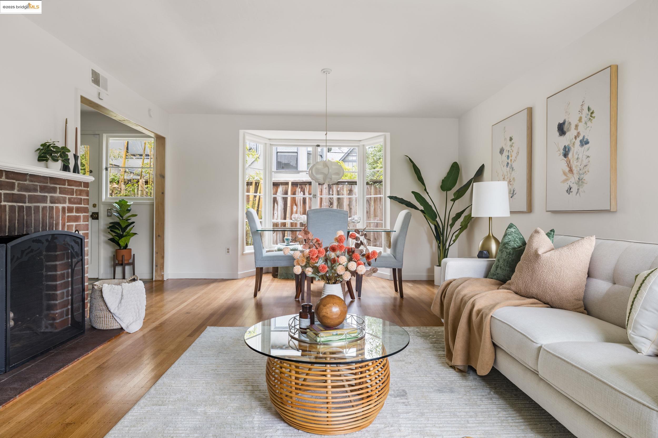 Detail Gallery Image 8 of 37 For 2439 Oregon St, Berkeley,  CA 94705 - 2 Beds | 1 Baths