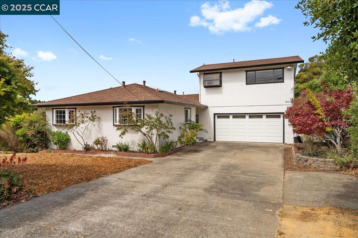 Detail Gallery Image 1 of 52 For 901 N Rancho Rd, El Sobrante,  CA 94803 - 4 Beds | 3 Baths