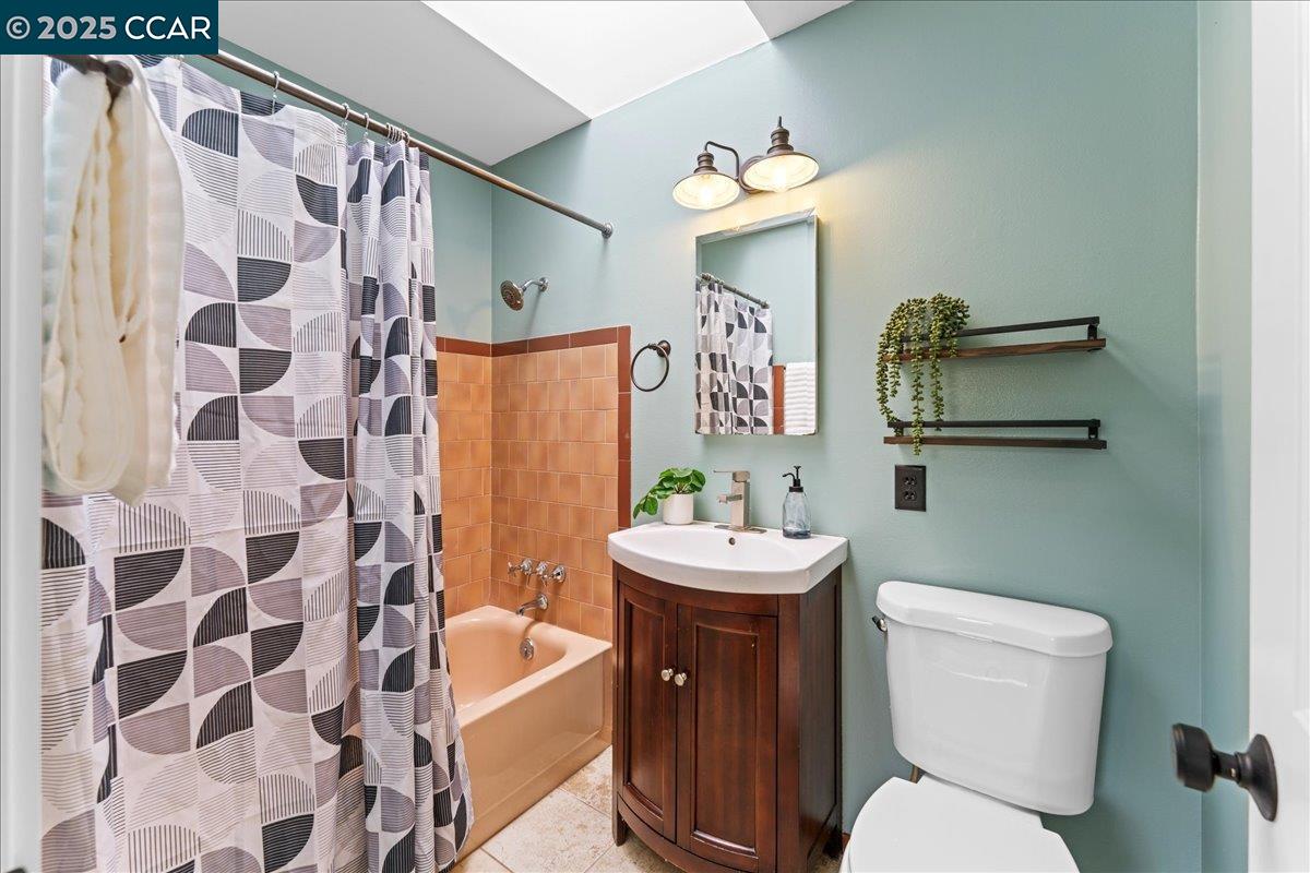 Detail Gallery Image 34 of 52 For 901 N Rancho Rd, El Sobrante,  CA 94803 - 4 Beds | 3 Baths