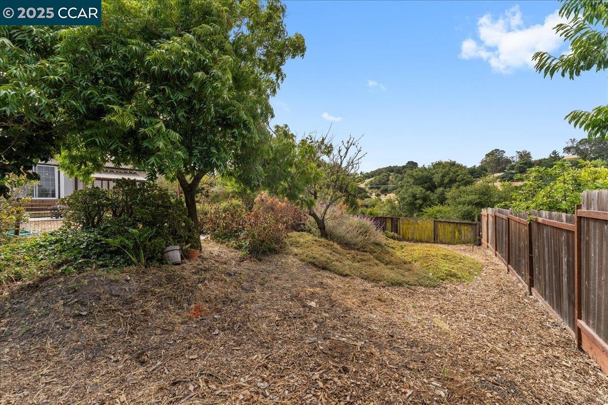 Detail Gallery Image 43 of 52 For 901 N Rancho Rd, El Sobrante,  CA 94803 - 4 Beds | 3 Baths