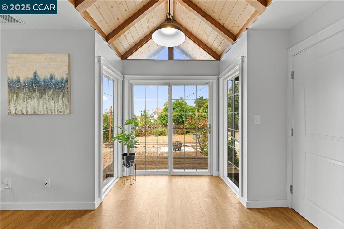 Detail Gallery Image 9 of 52 For 901 N Rancho Rd, El Sobrante,  CA 94803 - 4 Beds | 3 Baths
