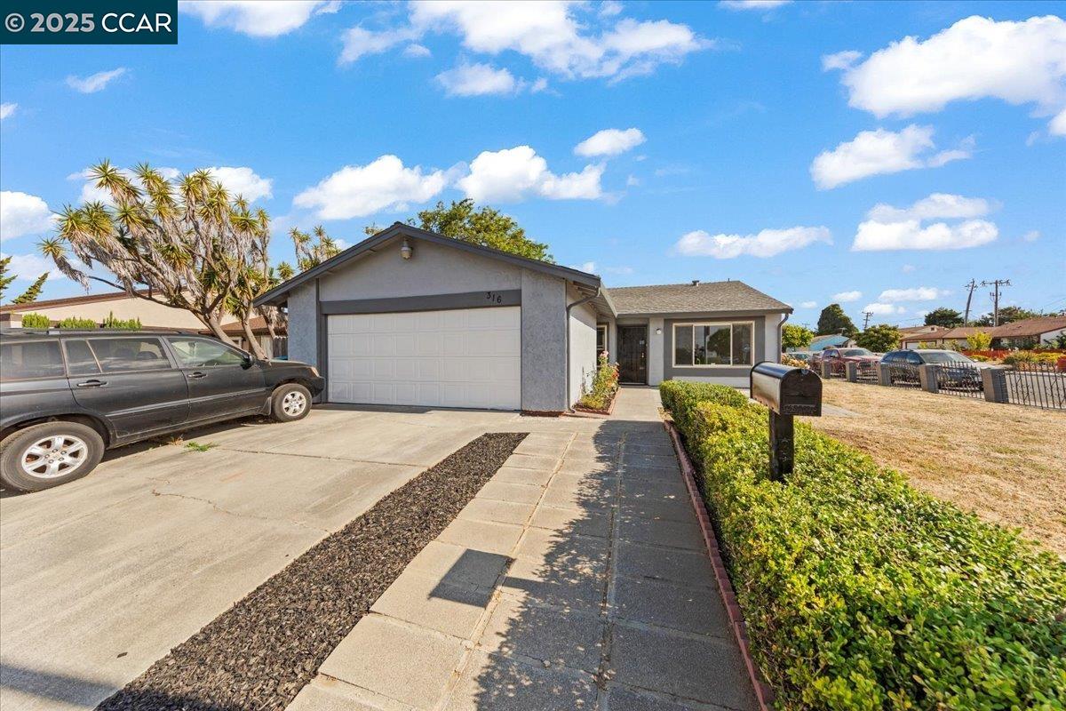 Detail Gallery Image 3 of 28 For 316 Meadows Dr, Vallejo,  CA 94589 - 4 Beds | 2 Baths