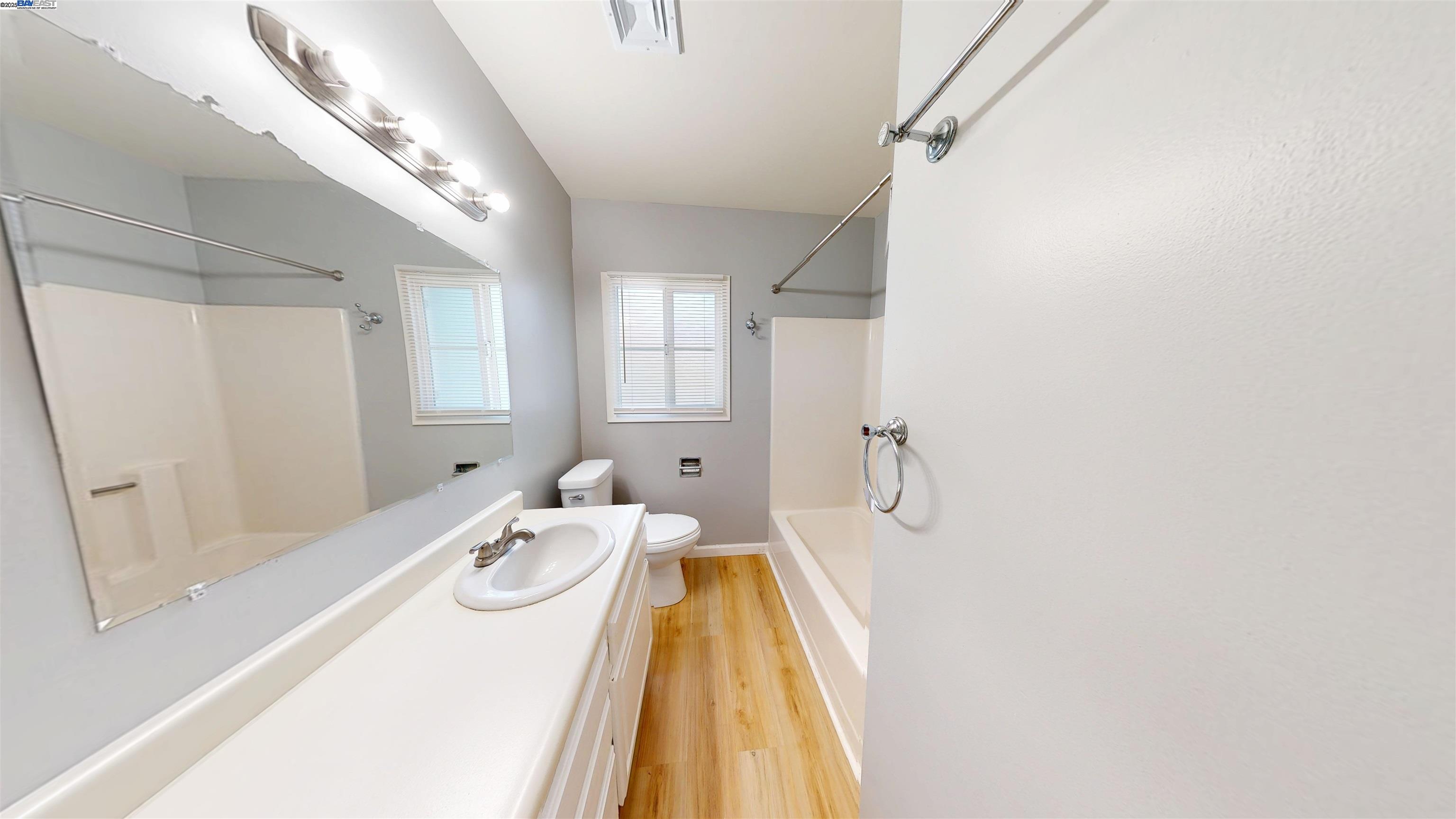 Detail Gallery Image 14 of 16 For 4033 Edwards Ave, Oakland,  CA 94605 - 3 Beds | 2 Baths