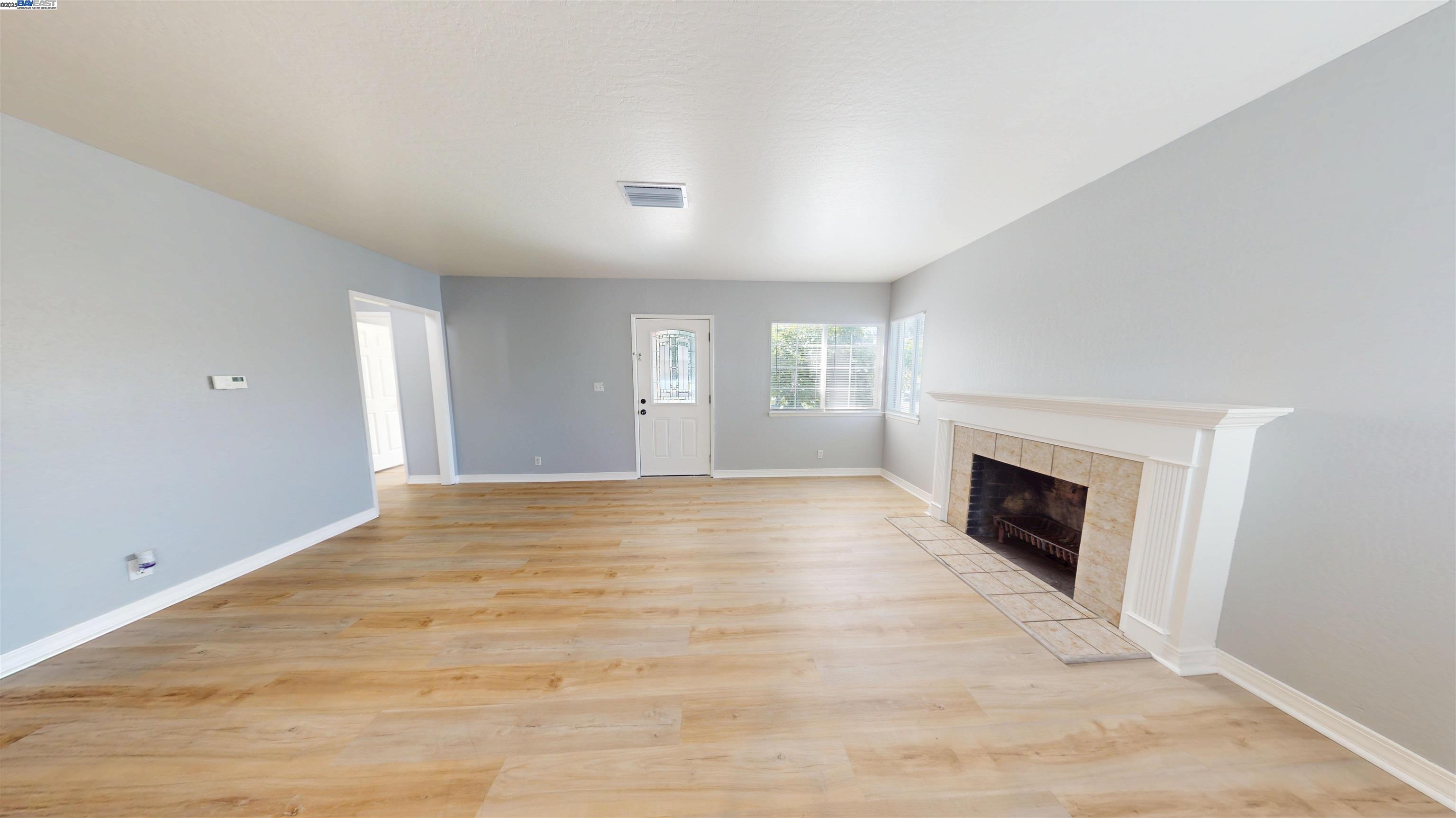 Detail Gallery Image 7 of 16 For 4033 Edwards Ave, Oakland,  CA 94605 - 3 Beds | 2 Baths