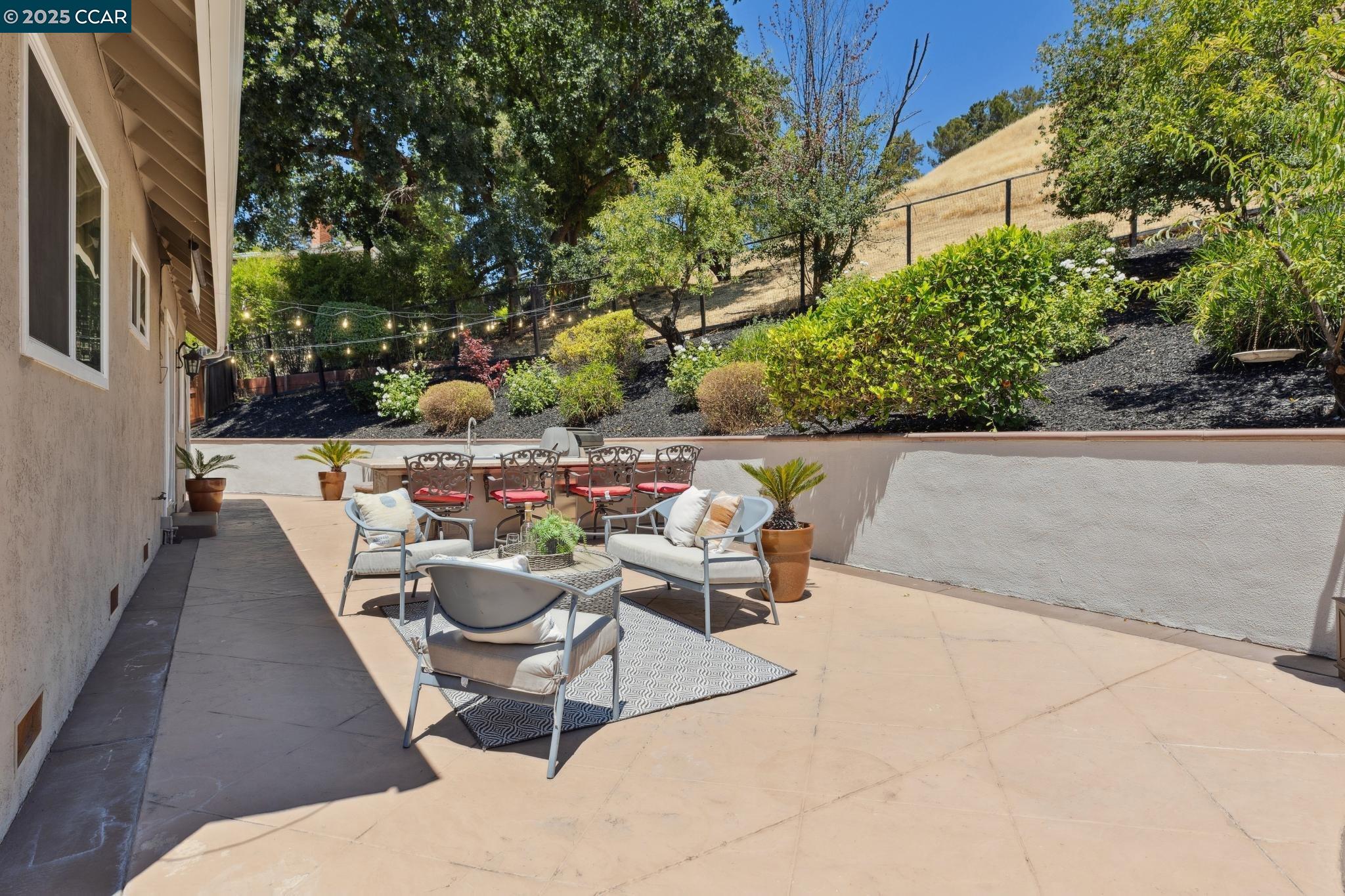 Detail Gallery Image 28 of 30 For 1600 Springbrook Rd, Walnut Creek,  CA 94597 - 4 Beds | 3 Baths