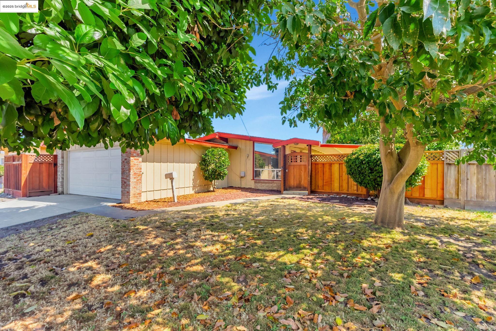Detail Gallery Image 2 of 35 For 27624 Orlando Ave, Hayward,  CA 94545 - 3 Beds | 2 Baths