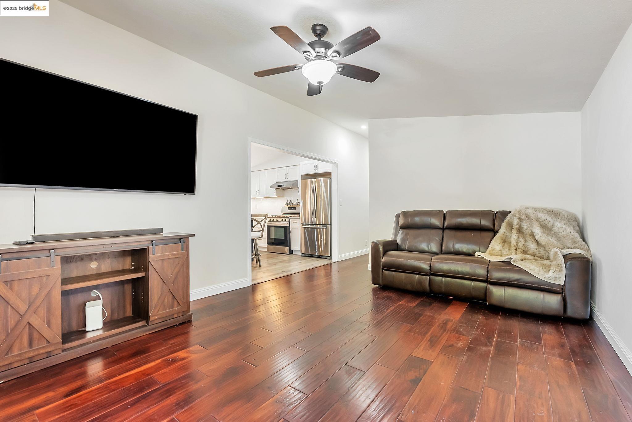 Detail Gallery Image 9 of 35 For 27624 Orlando Ave, Hayward,  CA 94545 - 3 Beds | 2 Baths