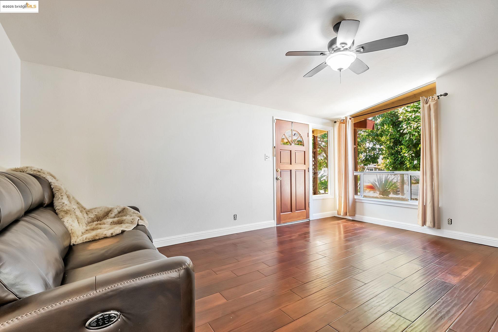 Detail Gallery Image 10 of 35 For 27624 Orlando Ave, Hayward,  CA 94545 - 3 Beds | 2 Baths