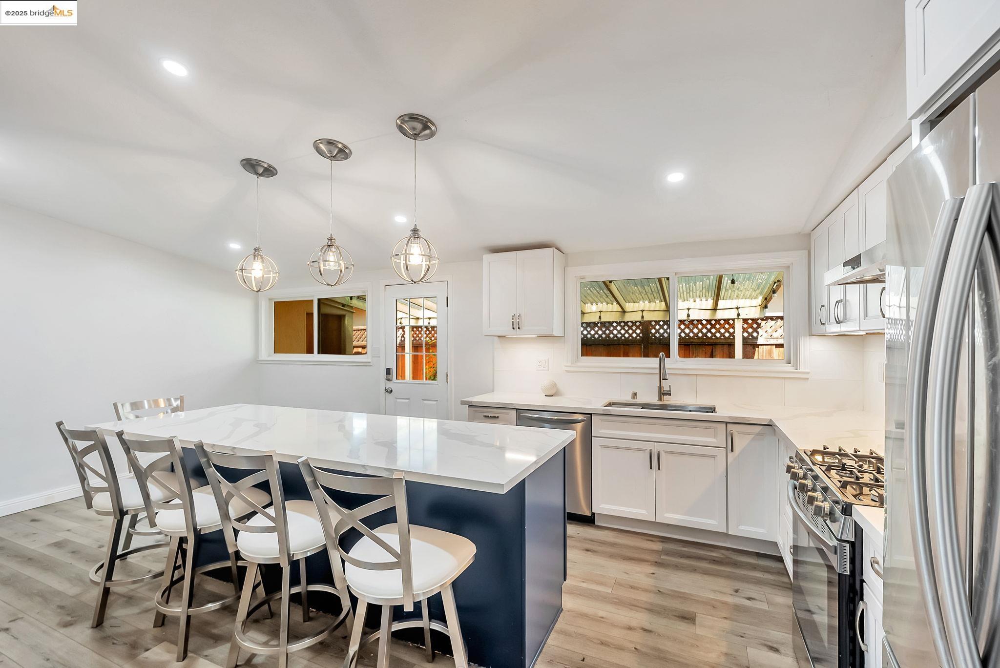 Detail Gallery Image 12 of 35 For 27624 Orlando Ave, Hayward,  CA 94545 - 3 Beds | 2 Baths