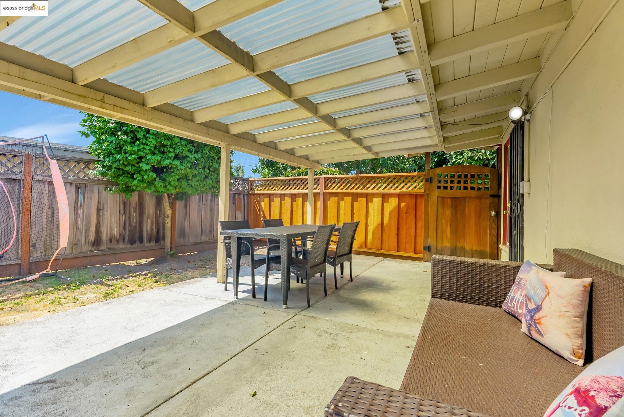 Detail Gallery Image 5 of 35 For 27624 Orlando Ave, Hayward,  CA 94545 - 3 Beds | 2 Baths