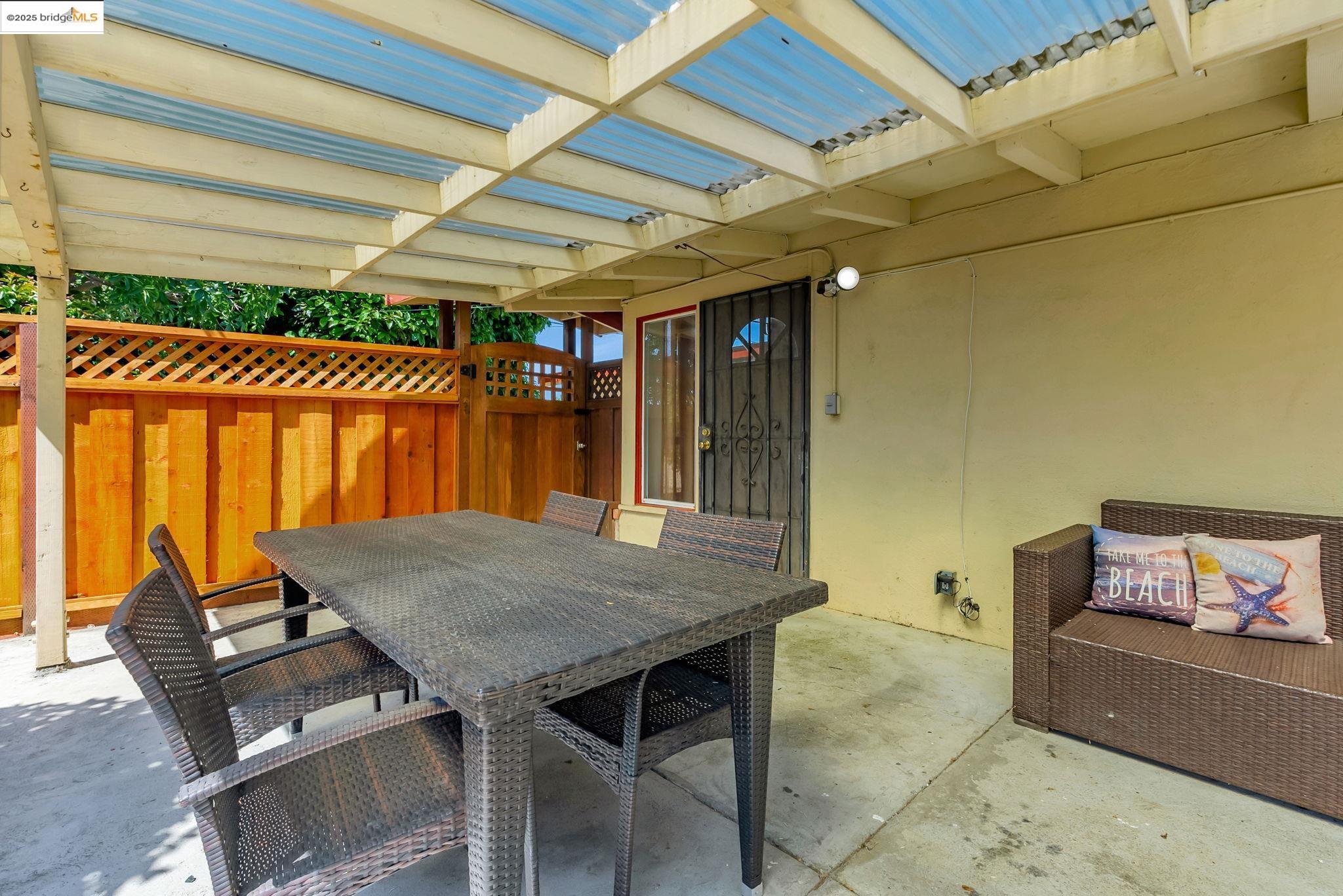 Detail Gallery Image 6 of 35 For 27624 Orlando Ave, Hayward,  CA 94545 - 3 Beds | 2 Baths
