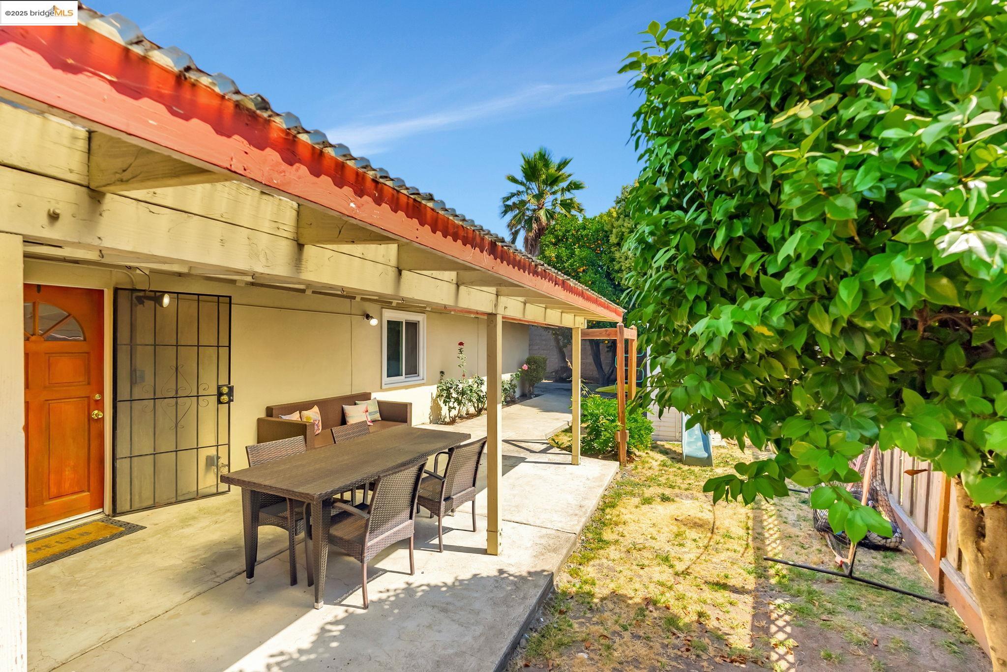 Detail Gallery Image 7 of 35 For 27624 Orlando Ave, Hayward,  CA 94545 - 3 Beds | 2 Baths
