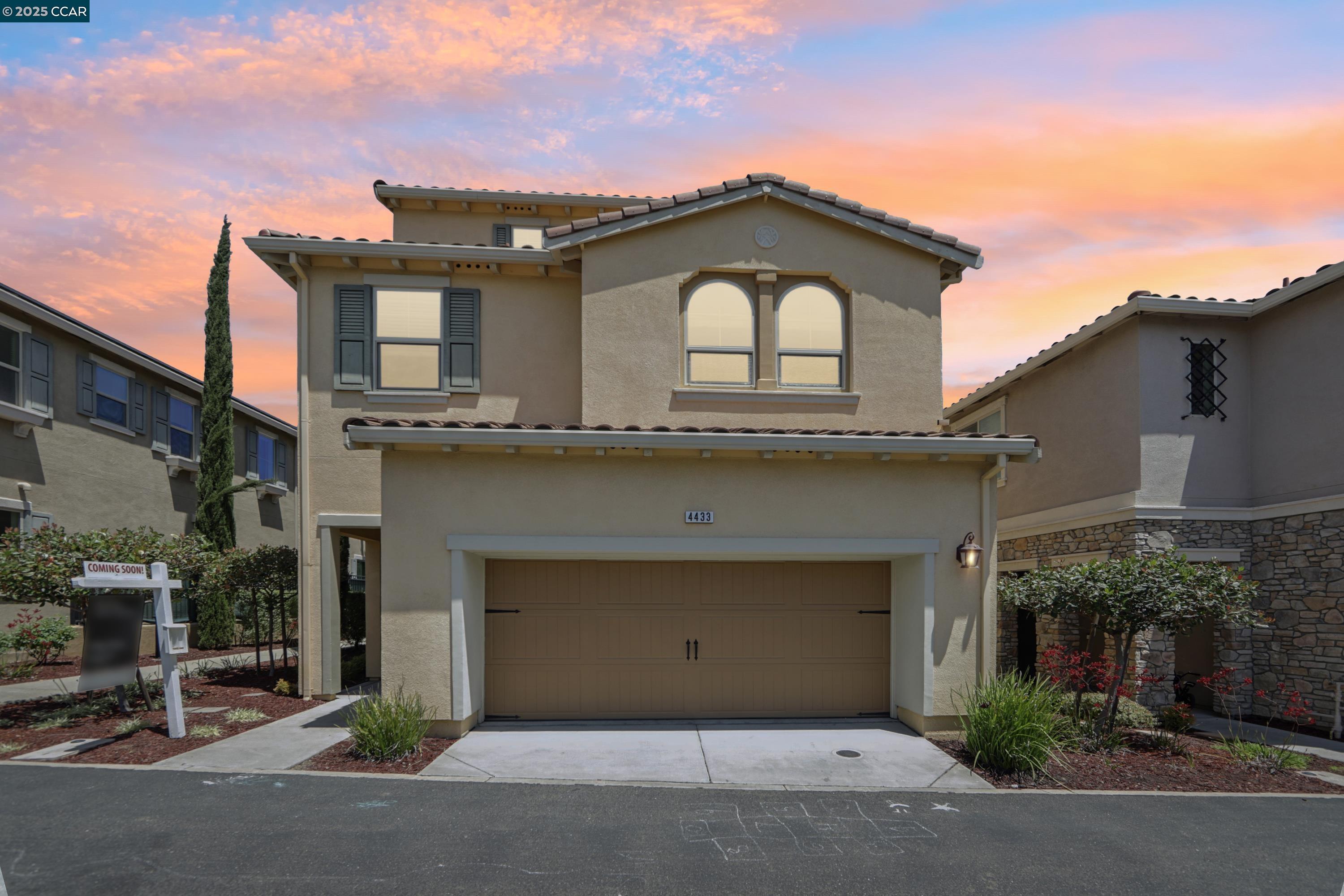 Detail Gallery Image 2 of 41 For 4433 Cherico Ln, Dublin,  CA 94568 - 4 Beds | 3/2 Baths
