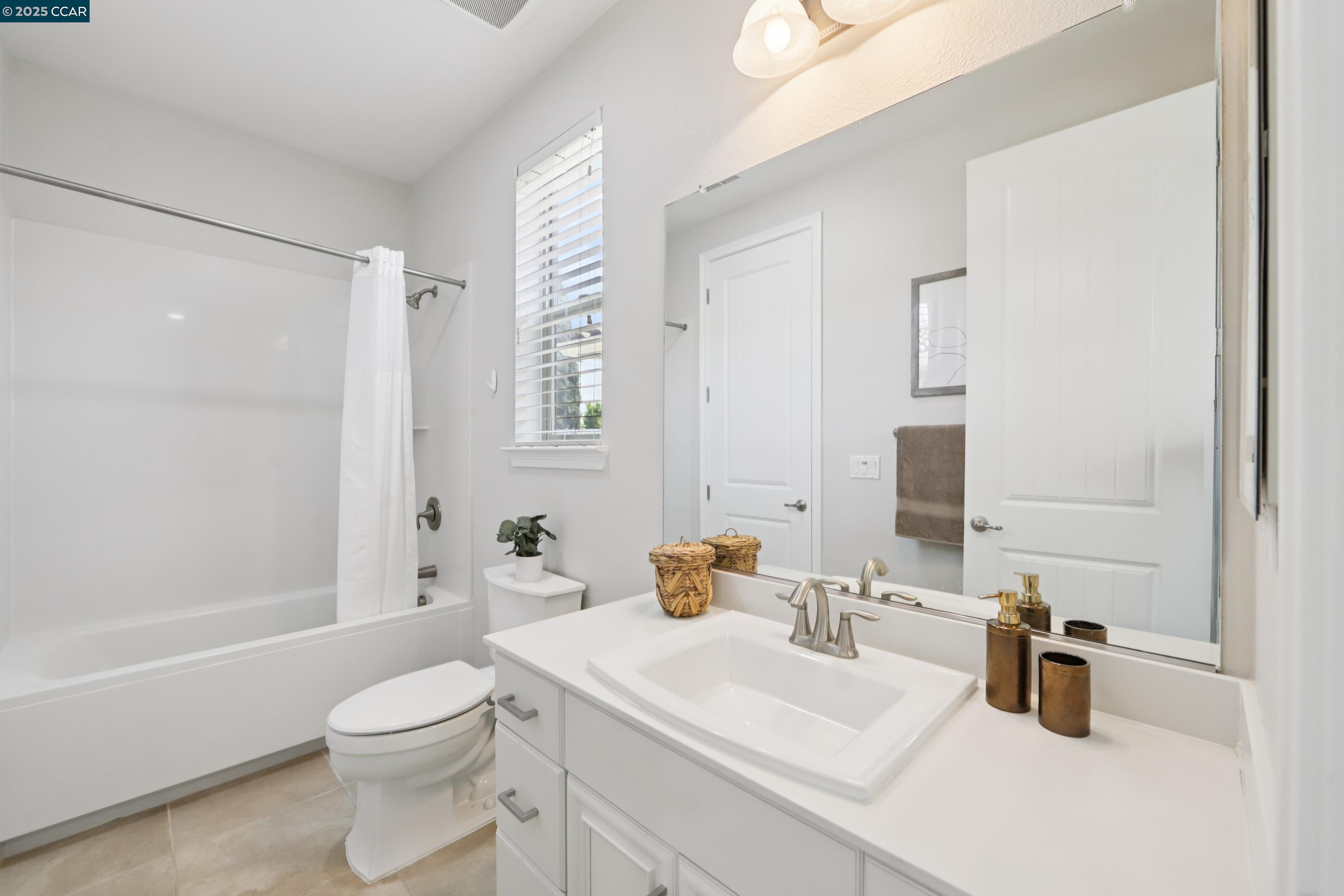 Detail Gallery Image 16 of 41 For 4433 Cherico Ln, Dublin,  CA 94568 - 4 Beds | 3/2 Baths
