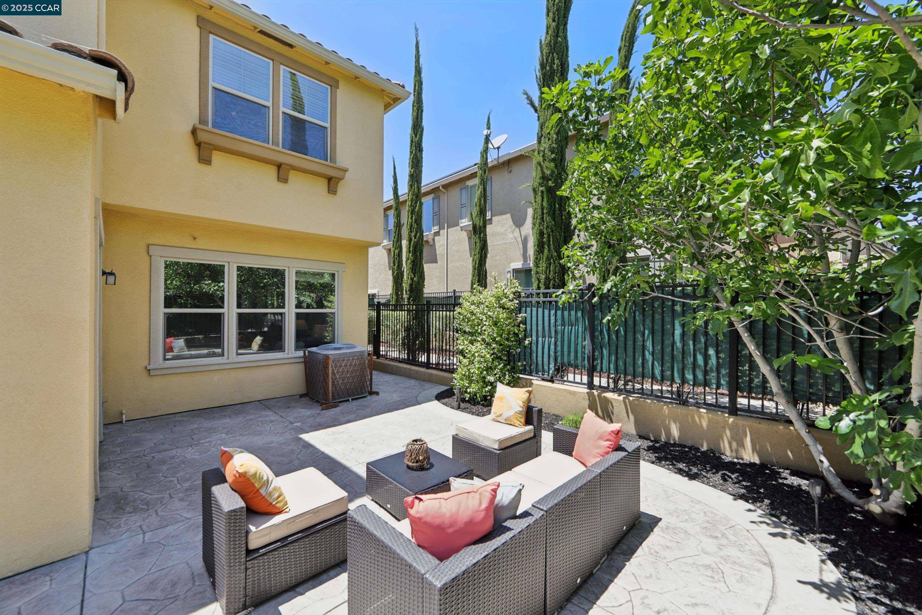 Detail Gallery Image 31 of 41 For 4433 Cherico Ln, Dublin,  CA 94568 - 4 Beds | 3/2 Baths