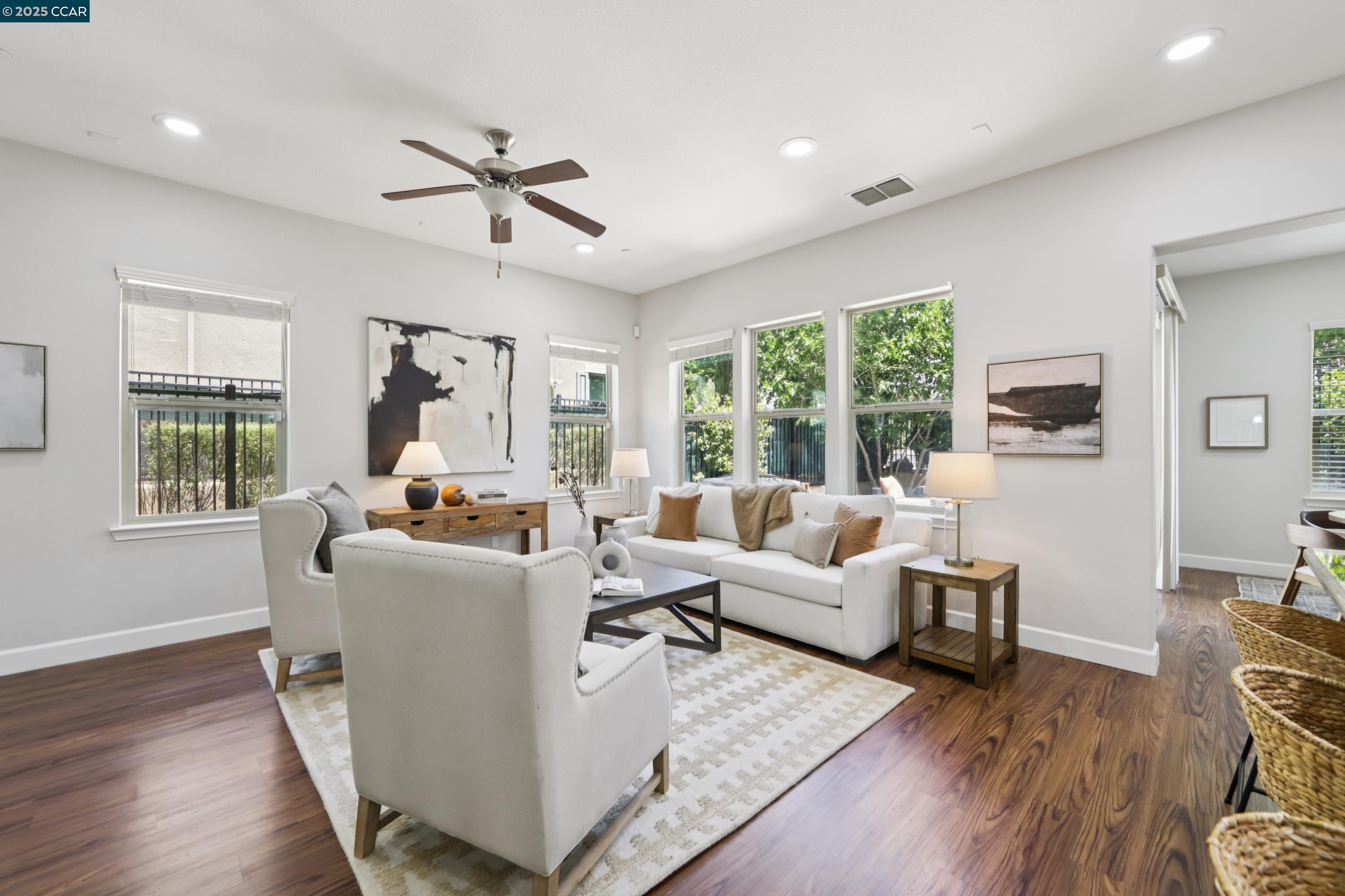 Detail Gallery Image 5 of 41 For 4433 Cherico Ln, Dublin,  CA 94568 - 4 Beds | 3/2 Baths