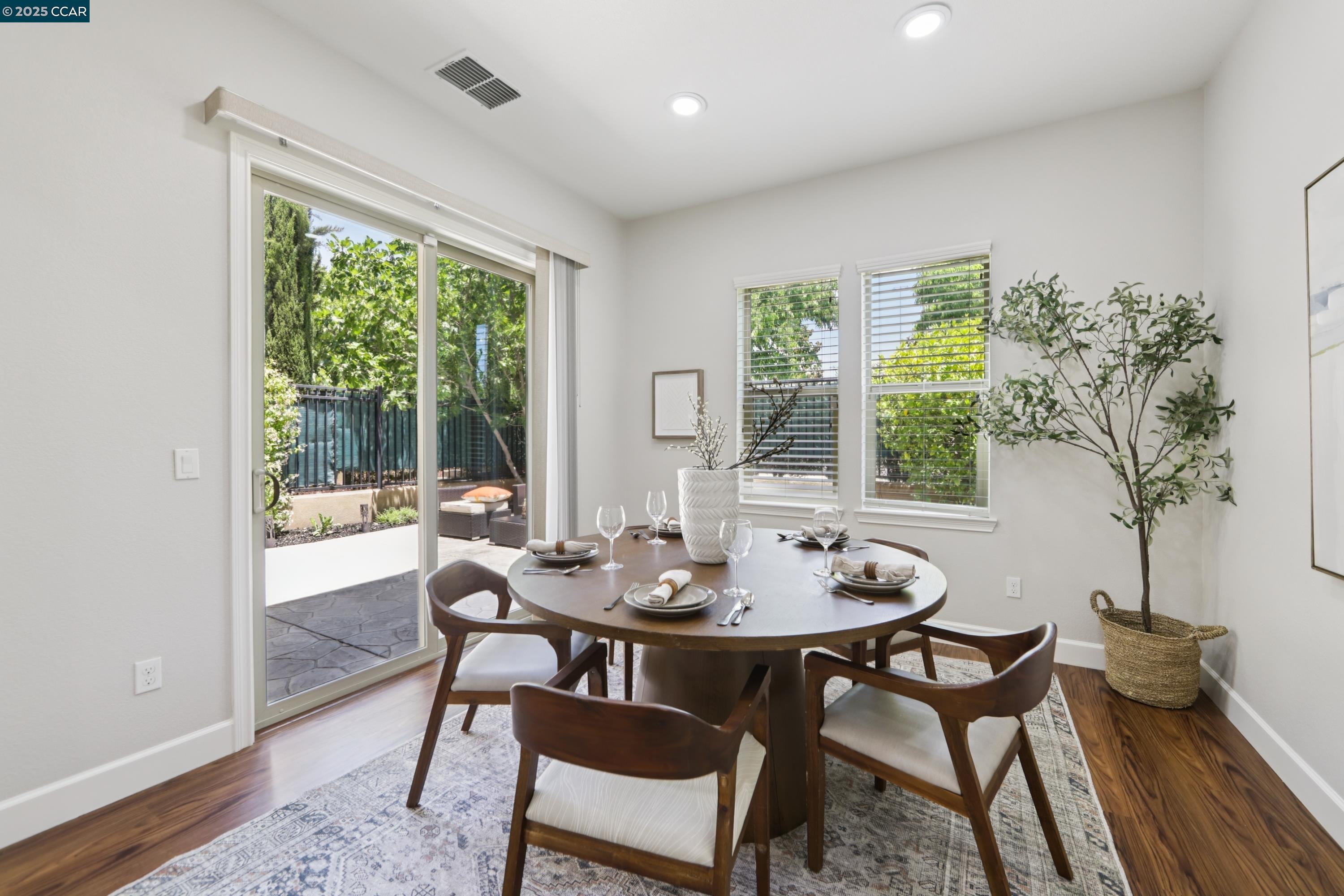 Detail Gallery Image 6 of 41 For 4433 Cherico Ln, Dublin,  CA 94568 - 4 Beds | 3/2 Baths