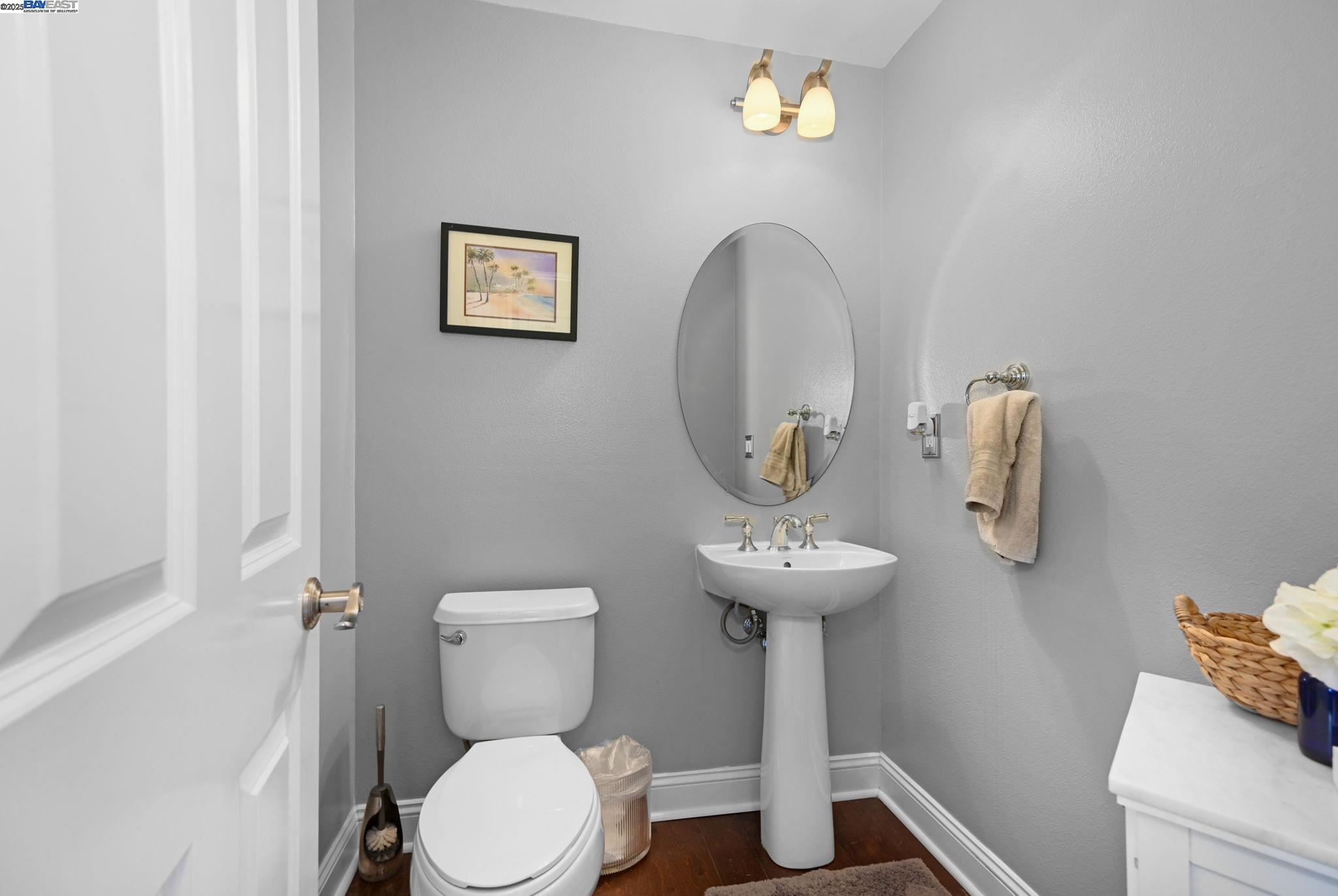 Detail Gallery Image 11 of 34 For 57 Carrick Drive, Hayward,  CA 94542 - 4 Beds | 2/1 Baths