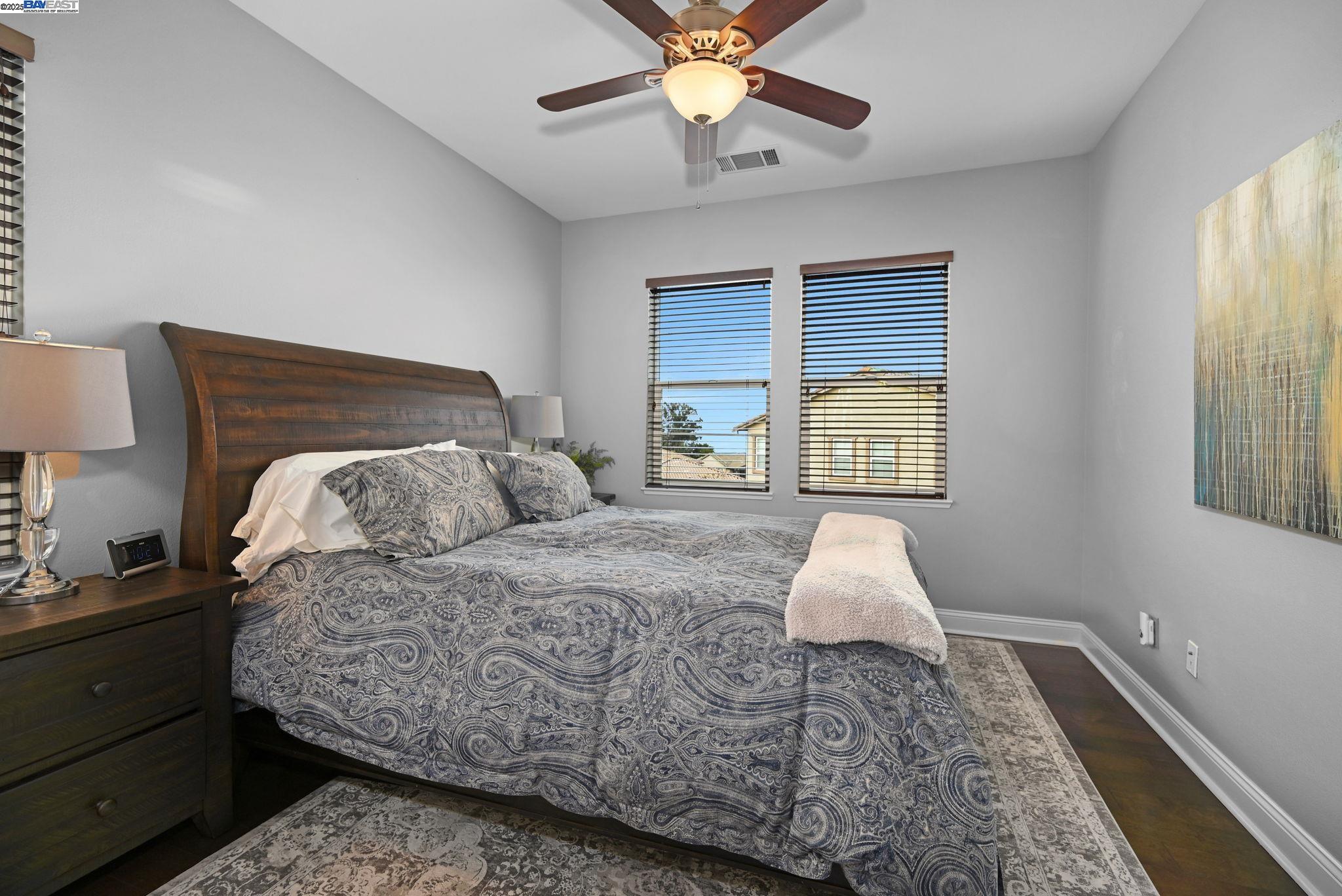 Detail Gallery Image 14 of 34 For 57 Carrick Drive, Hayward,  CA 94542 - 4 Beds | 2/1 Baths
