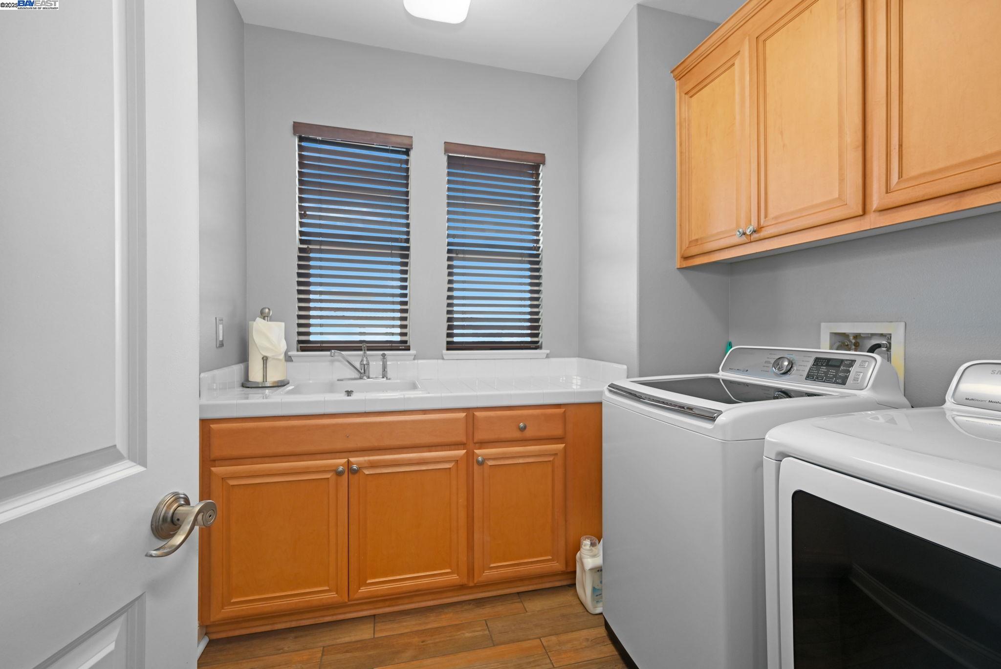 Detail Gallery Image 17 of 34 For 57 Carrick Drive, Hayward,  CA 94542 - 4 Beds | 2/1 Baths